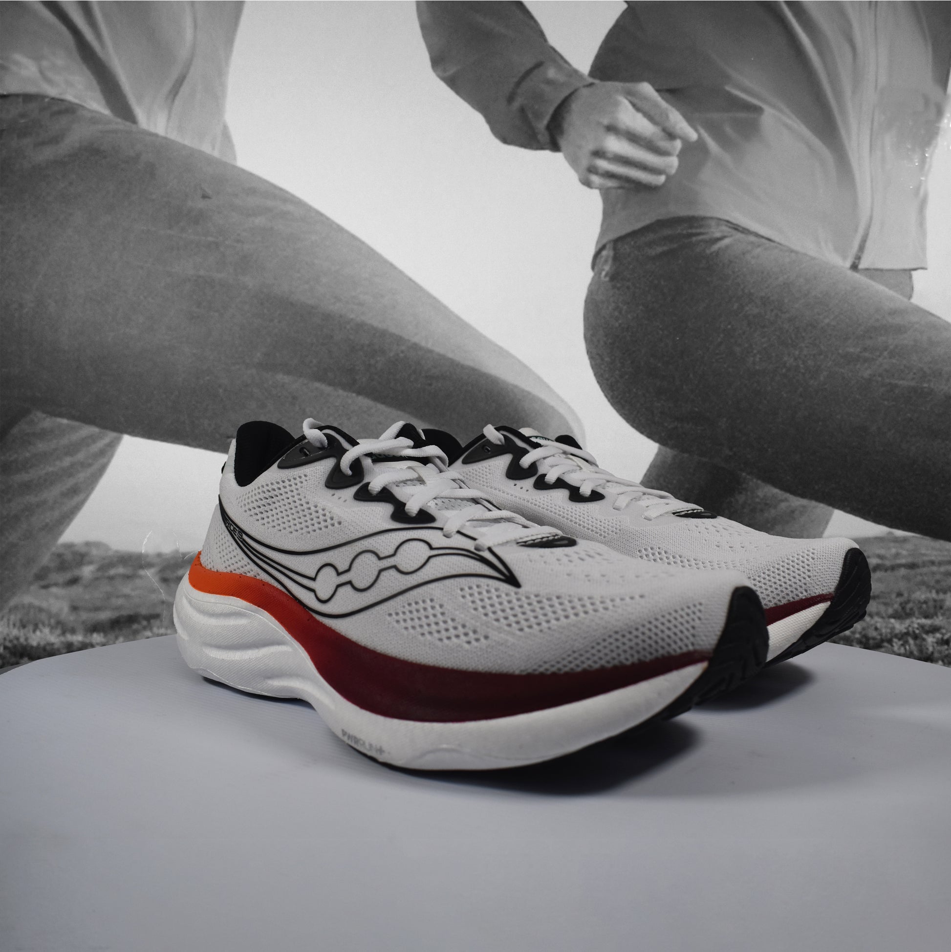 Saucony Ride 19 Mens Running Shoes - Durban Runner 7 / WHITE/CRIMSON