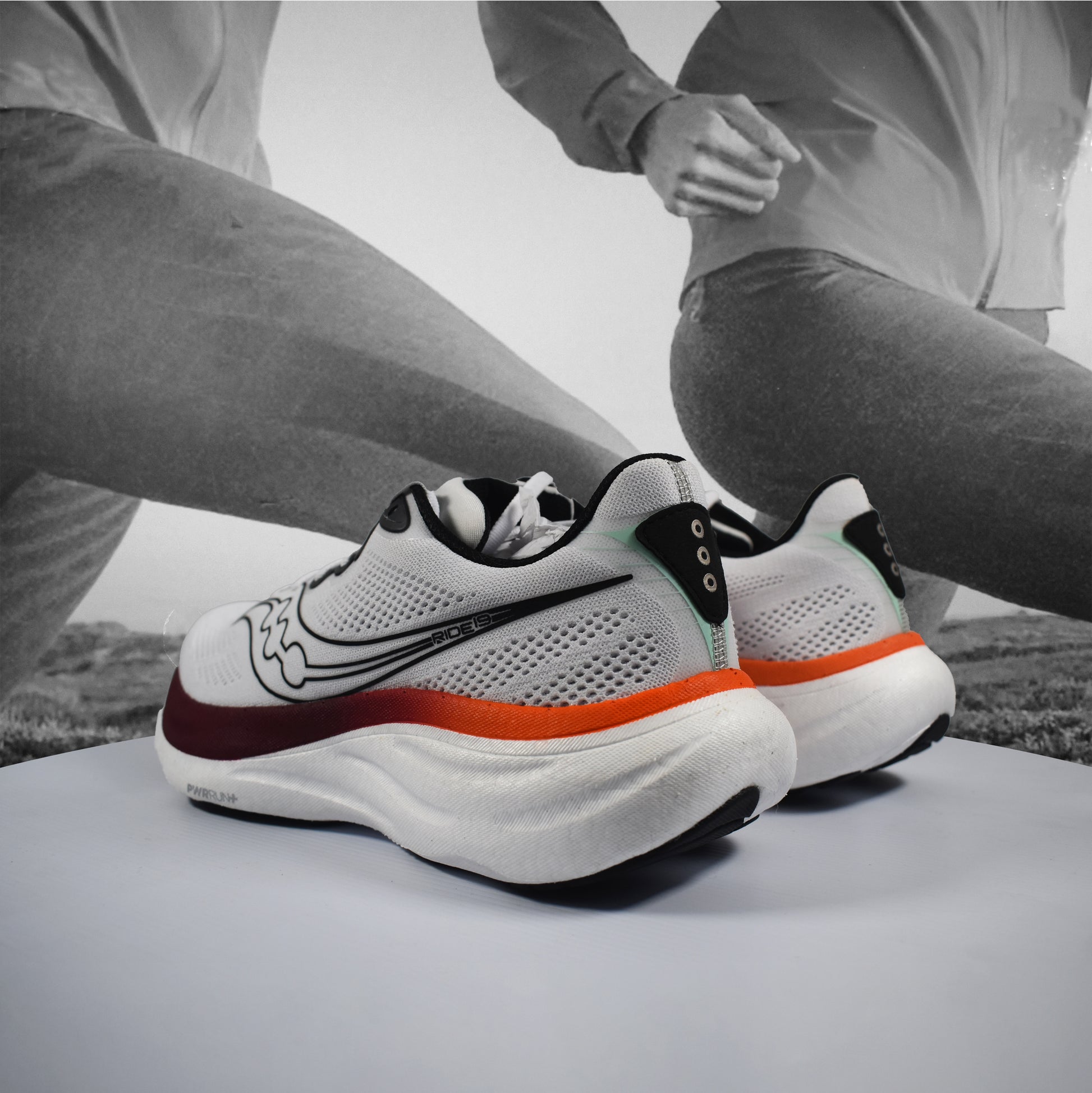 Saucony Ride 19 Mens Running Shoes - Durban Runner 7 / WHITE/CRIMSON