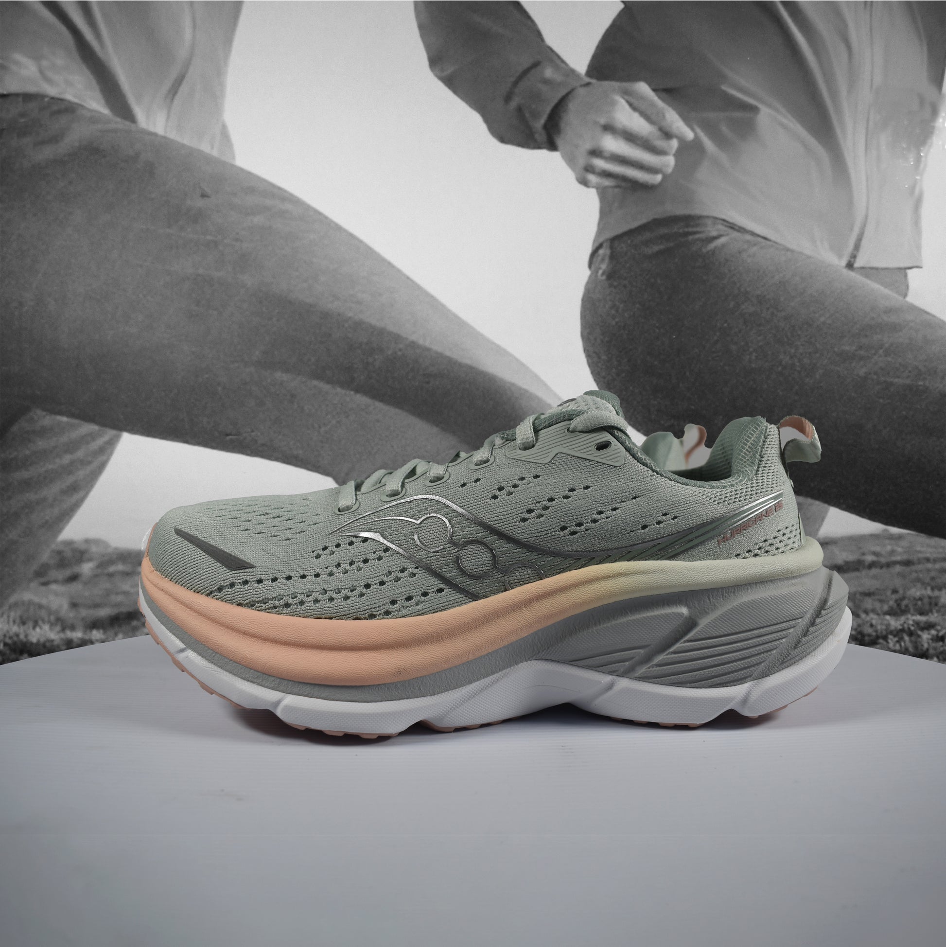 Saucony HURRICANE 25 Womens Running Shoe - Durban Runner 5 / MIST/CAMEO