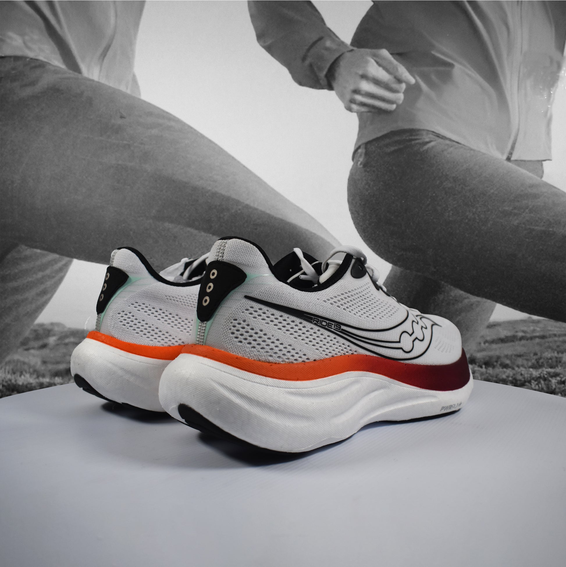 Saucony Ride 19 Mens Running Shoes - Durban Runner 7 / WHITE/CRIMSON