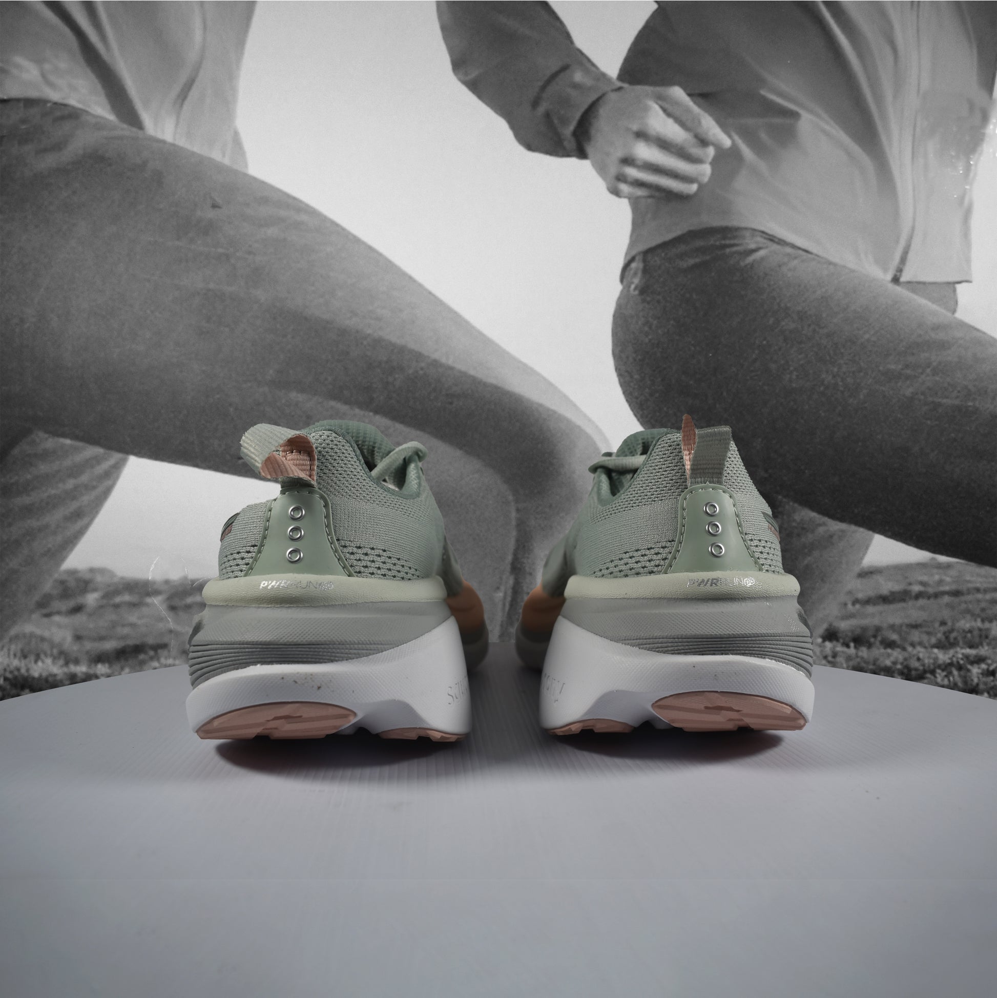 Saucony HURRICANE 25 Womens Running Shoe - Durban Runner 5 / MIST/CAMEO