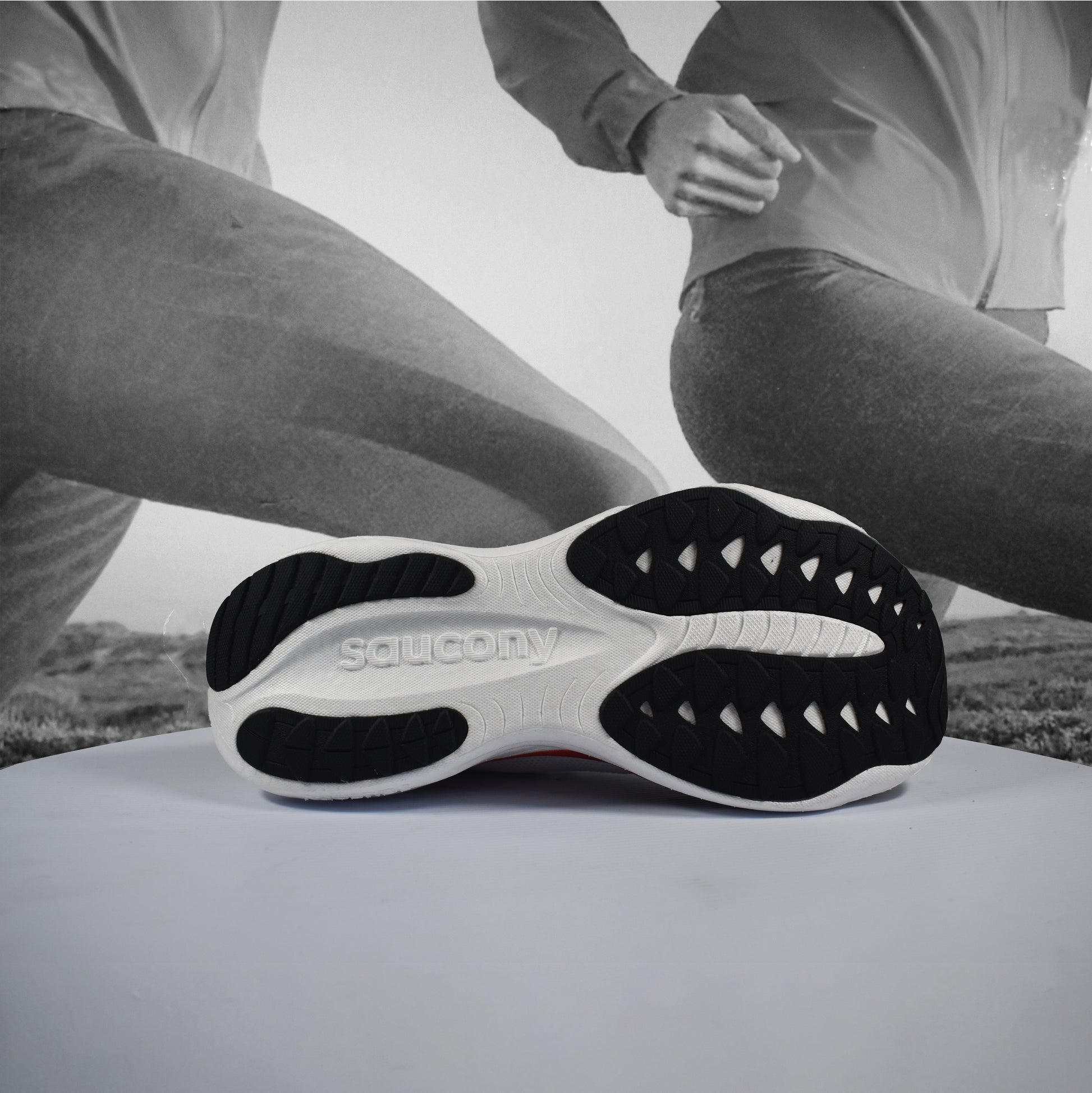 Saucony Ride 19 Mens Running Shoes - Durban Runner 7 / WHITE/CRIMSON