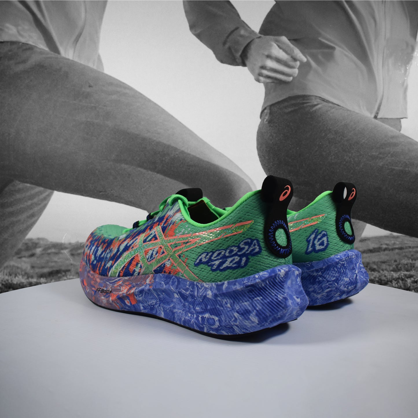 Asics NOOSA TRI 16 Mens Road Running - Durban Runner 8 / VITAL GREEN/COBALT BURST