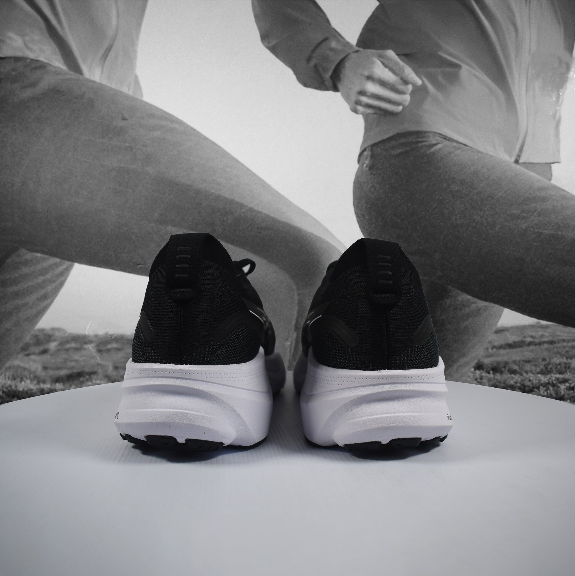 Asics GEL-KANAYO 32 Wide 2E Mens Road Running Shoes - Durban Runner 7 / Black/White