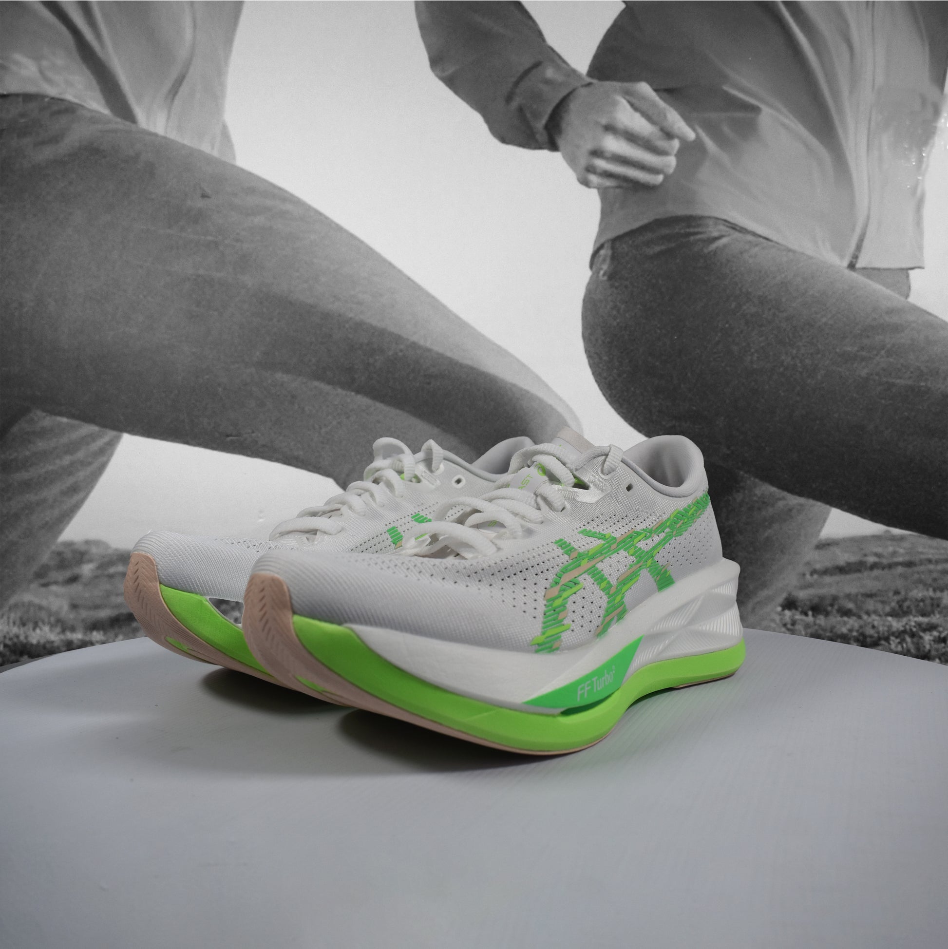 Asics SONICBLAST Womens Running Shoes - Durban Runner 5 / WHITE/VITAL GREEN