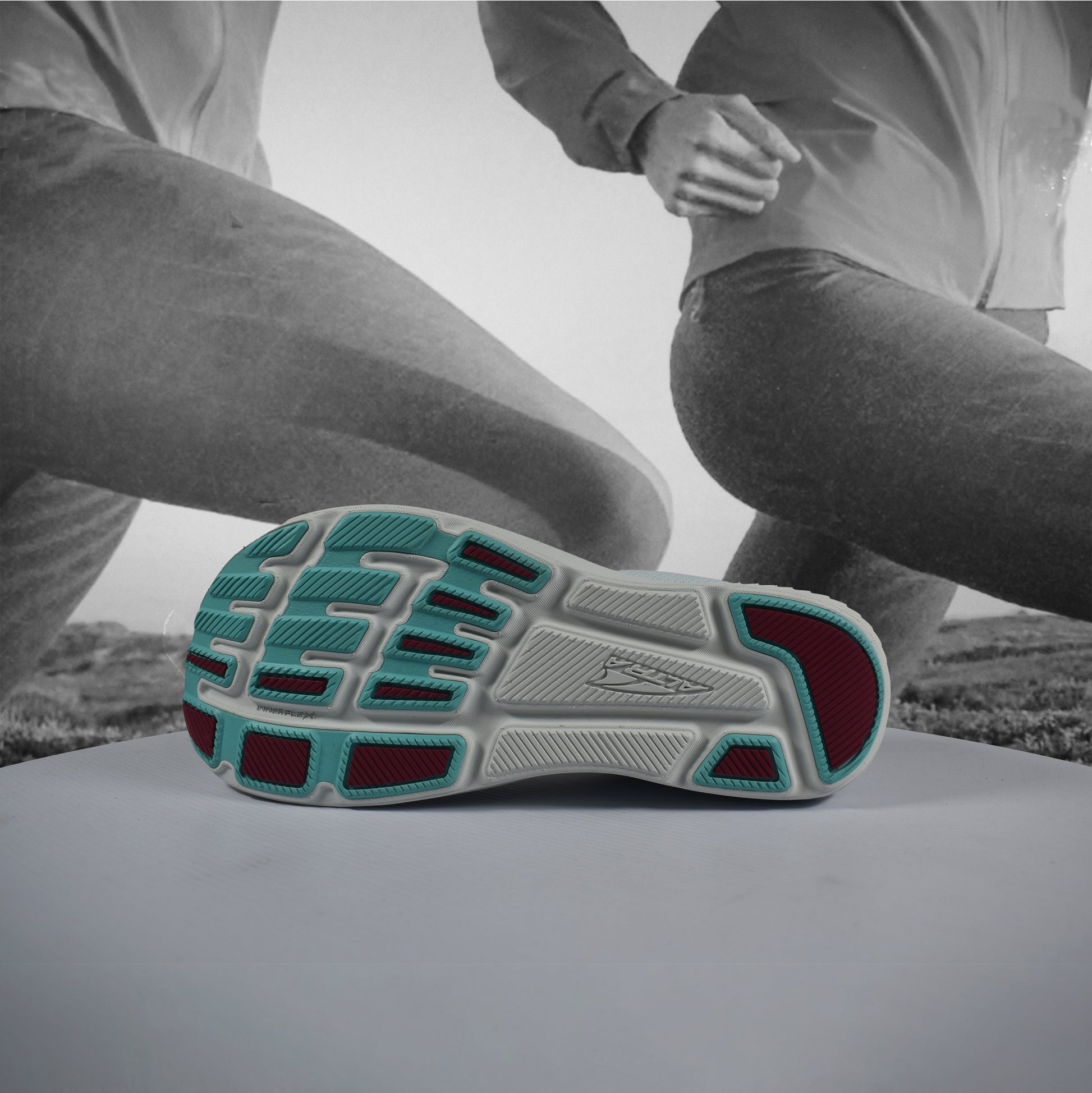 Altra Escalante 4 Womens Road Running - Durban Runner 4 / Gray/Teal