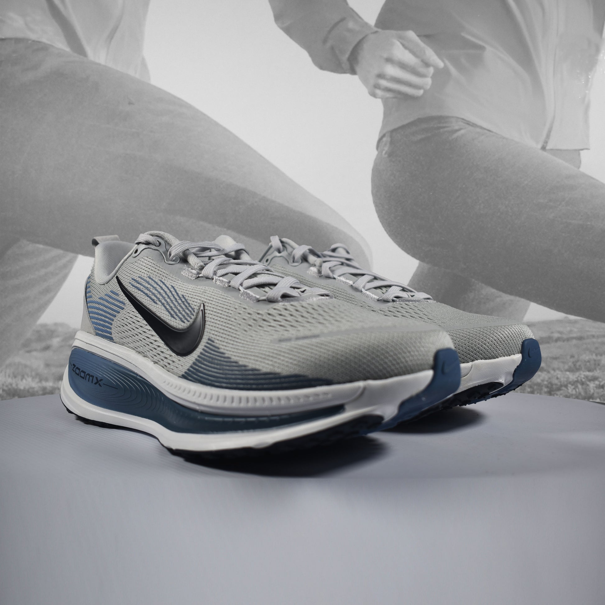 Nike Vomero 18 Mens Road Running Shoes - Durban Runner UK8 / GREY FOG/DAR OBSIDIAN