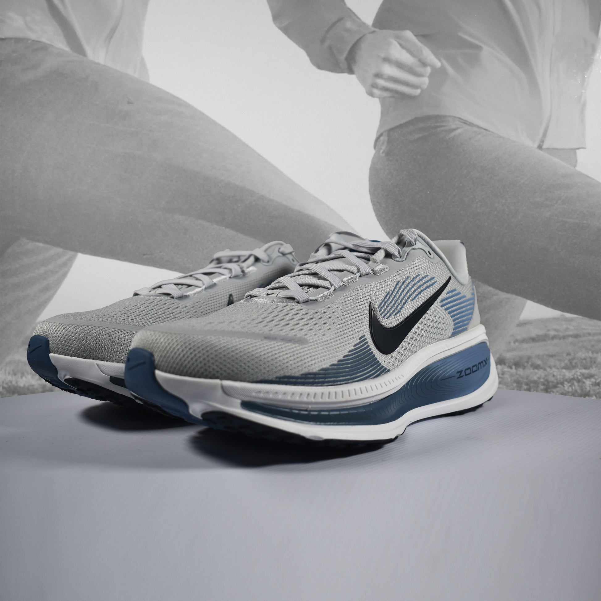 Nike Vomero 18 Mens Road Running Shoes - Durban Runner UK8 / GREY FOG/DAR OBSIDIAN