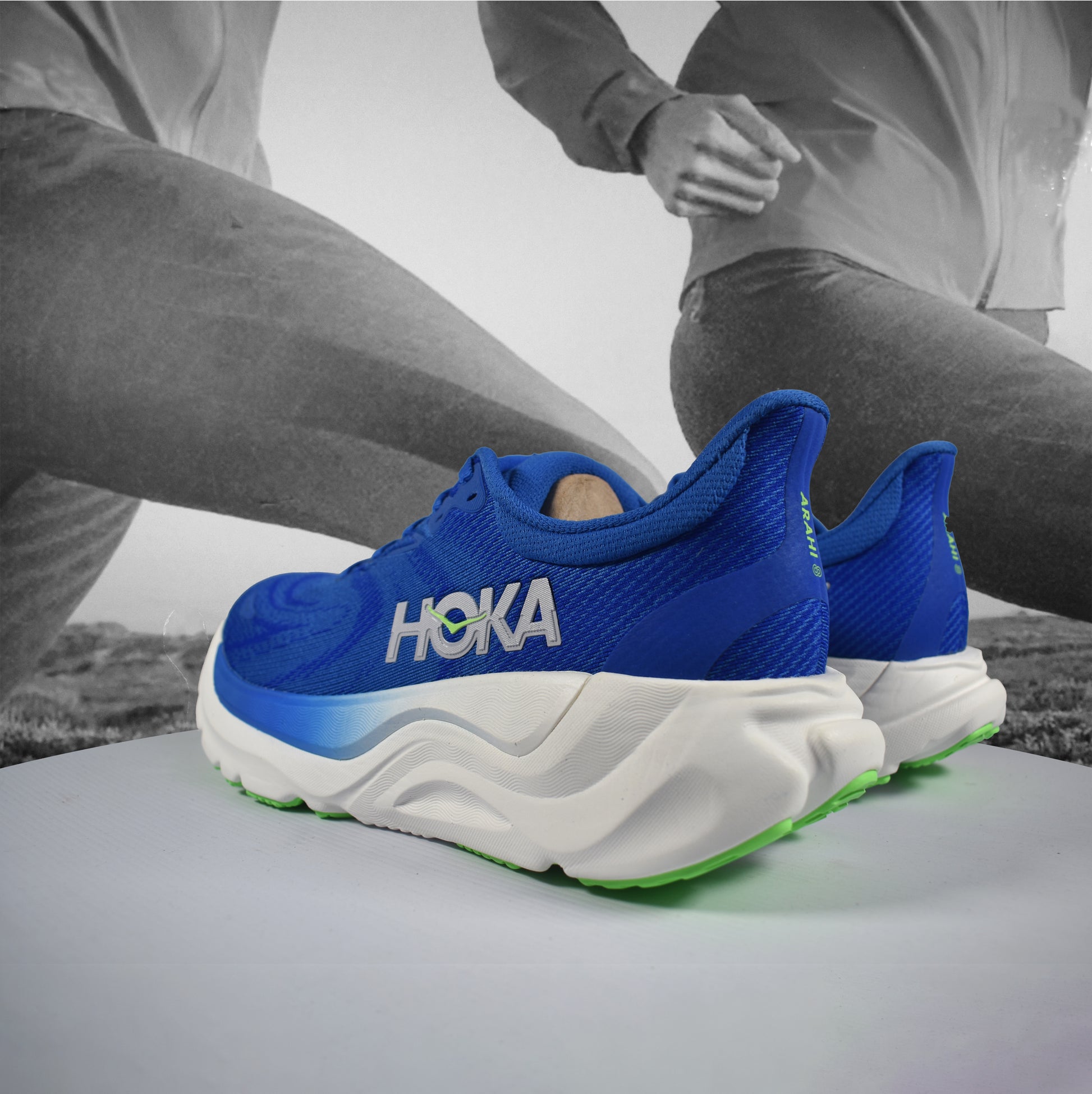 Hoka Arahi 8 Mens Road Running Shoes - Durban Runner 7.5 / CBLTB