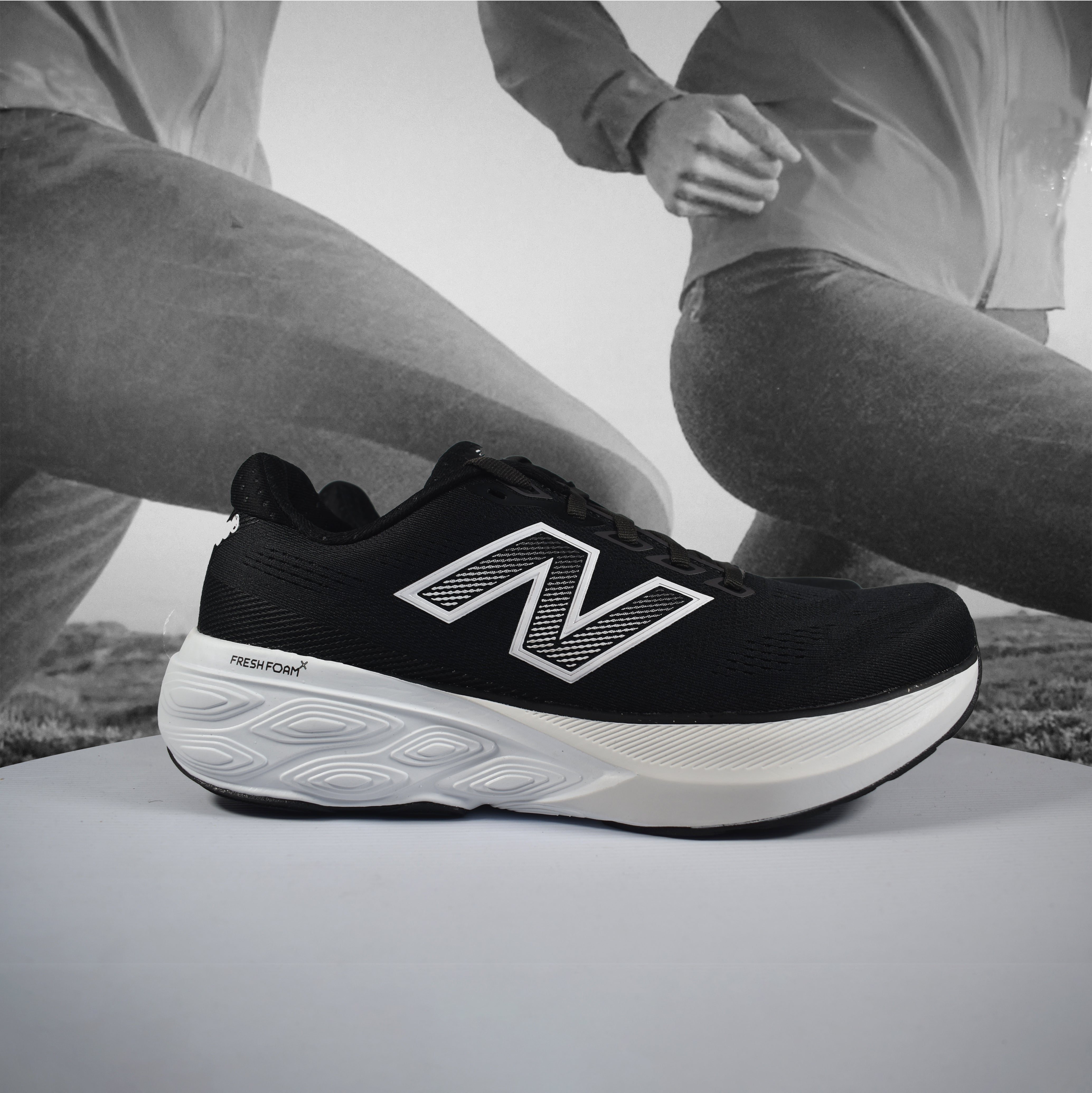 New Balance 1080 V15 Womens D Running Shoes (Wide Width) - Durban Runner 4 / Black White