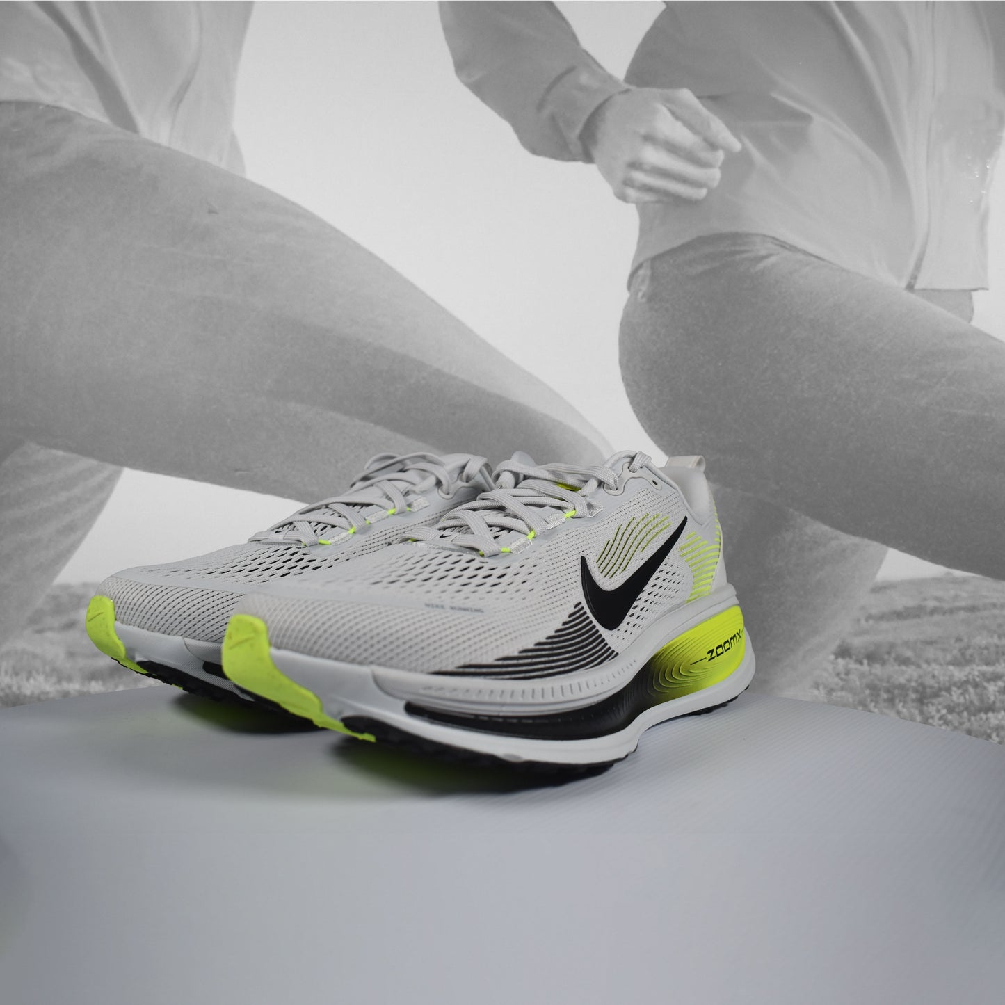 Nike Vomero 18 Men's Photon Dust/Black Road Running Shoes