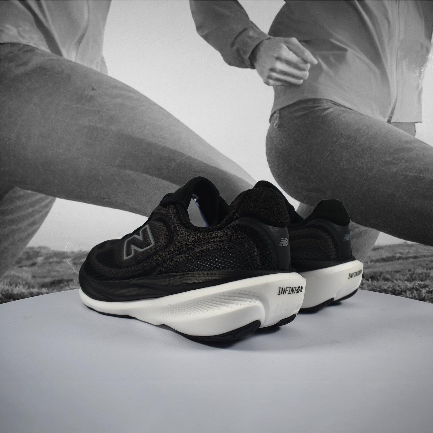 New Balance 1080 V15 Mens 2E (Wide Width) - Durban Runner 7.5 / Black
