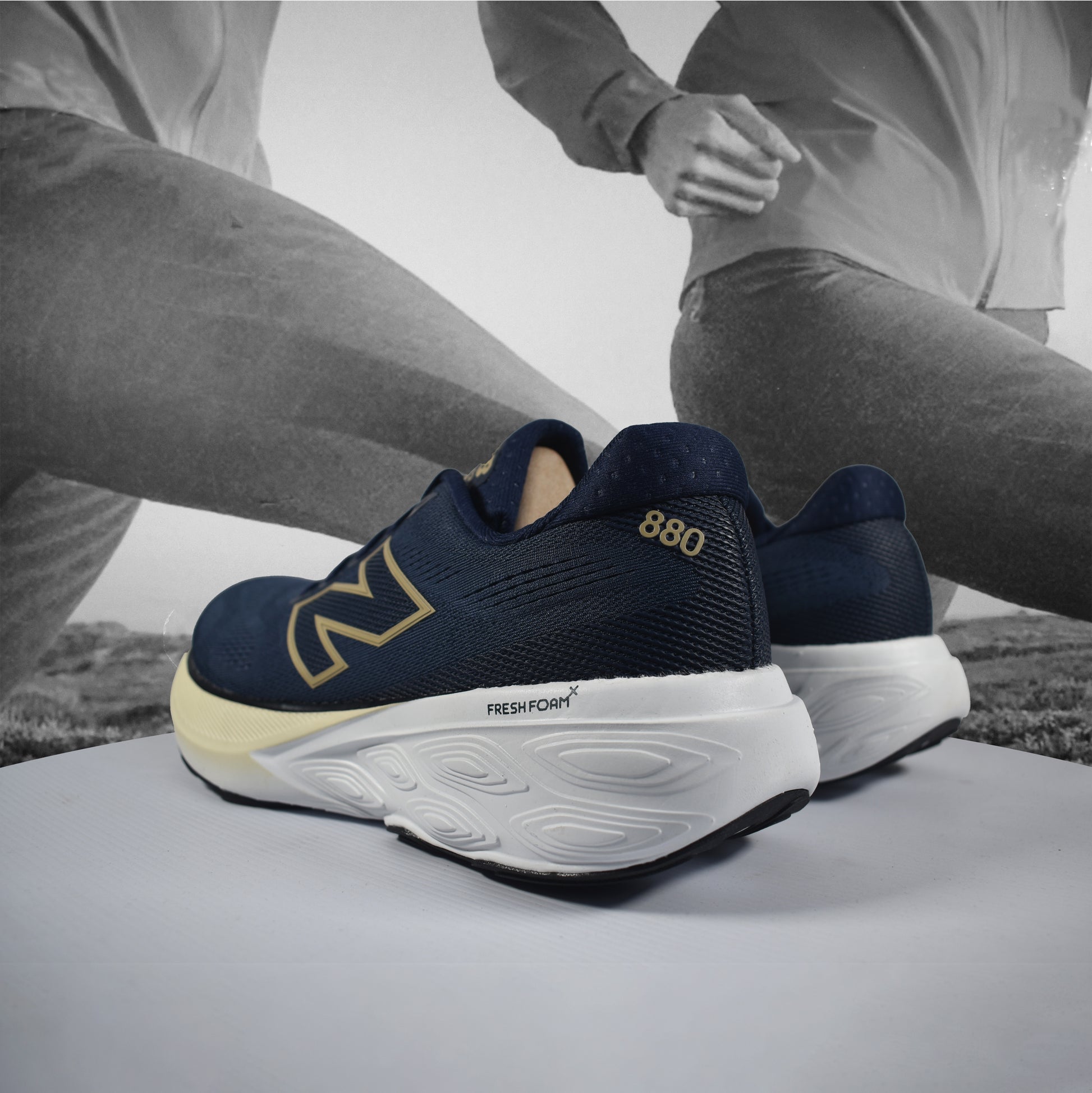 New Balance 880 V15 D Mens Road Running (Normal Width) - Durban Runner 7.5 / Navy/White