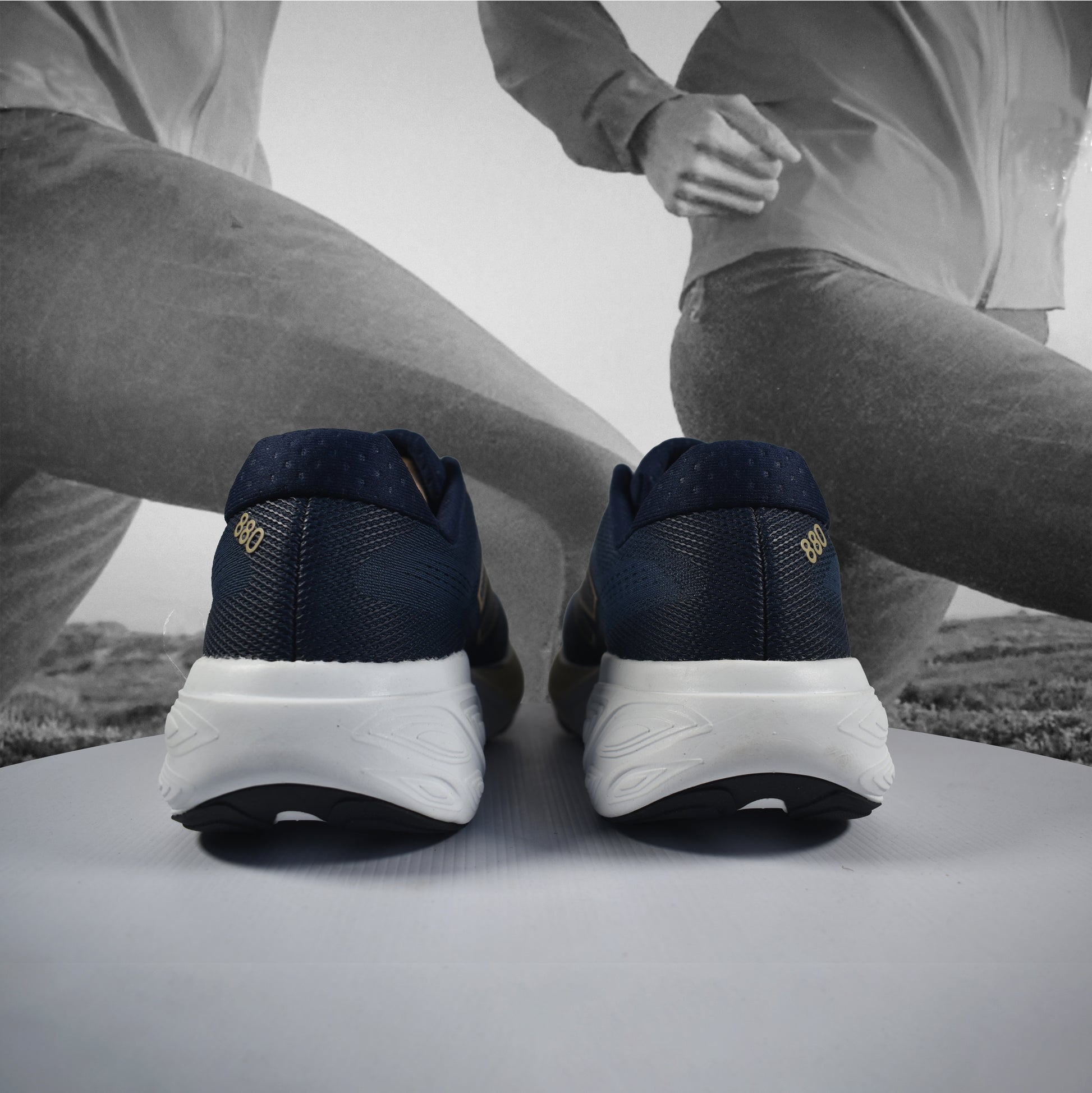 New Balance 880 V15 D Mens Road Running (Normal Width) - Durban Runner 7.5 / Navy/White