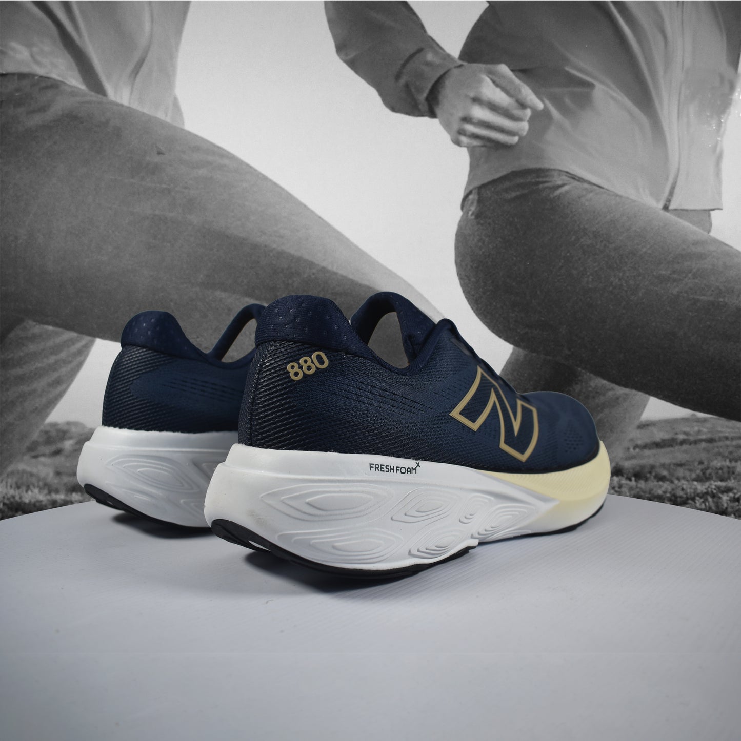 New Balance 880 V15 D Mens Road Running (Normal Width) - Durban Runner 7.5 / Navy/White