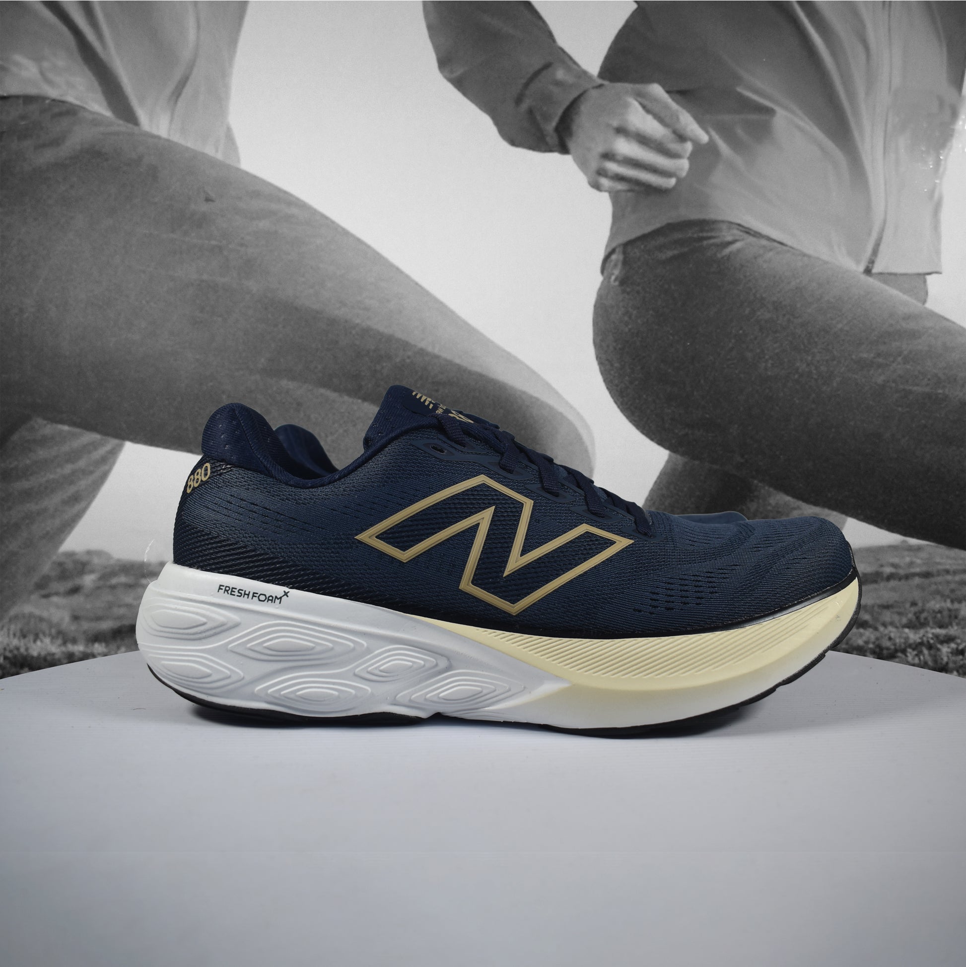 New Balance 880 V15 D Mens Road Running (Normal Width) - Durban Runner 7.5 / Navy/White
