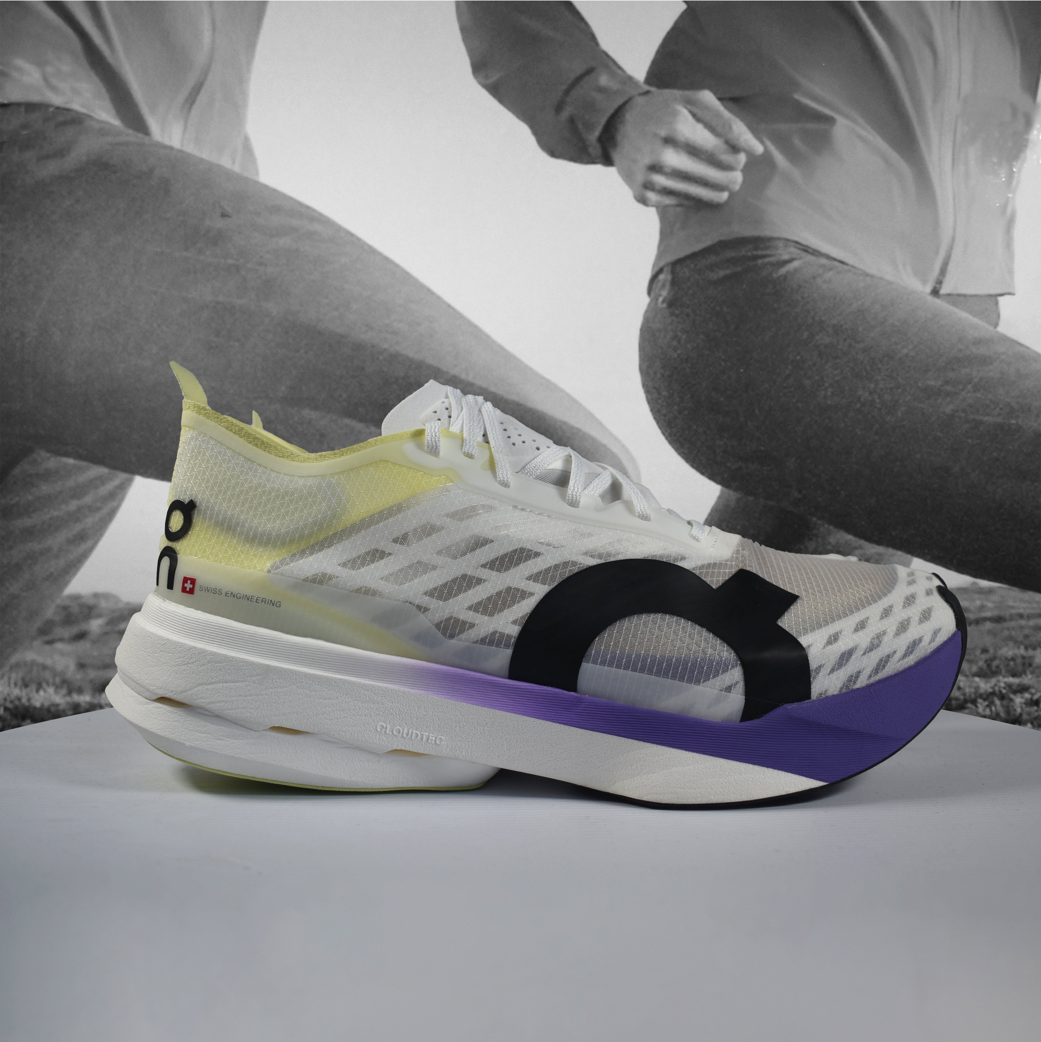 On Cloud Cloudboom Strike Mens Running Shoe - Durban Runner 8 / Juniper - Limelight