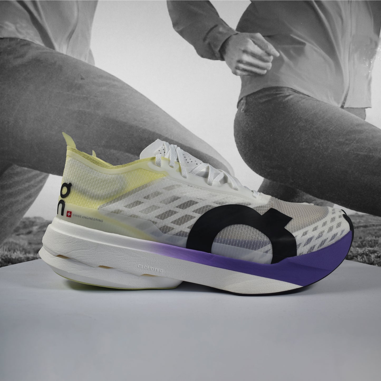 On Cloud Cloudboom Strike Mens Running Shoe - Durban Runner 8 / Juniper - Limelight