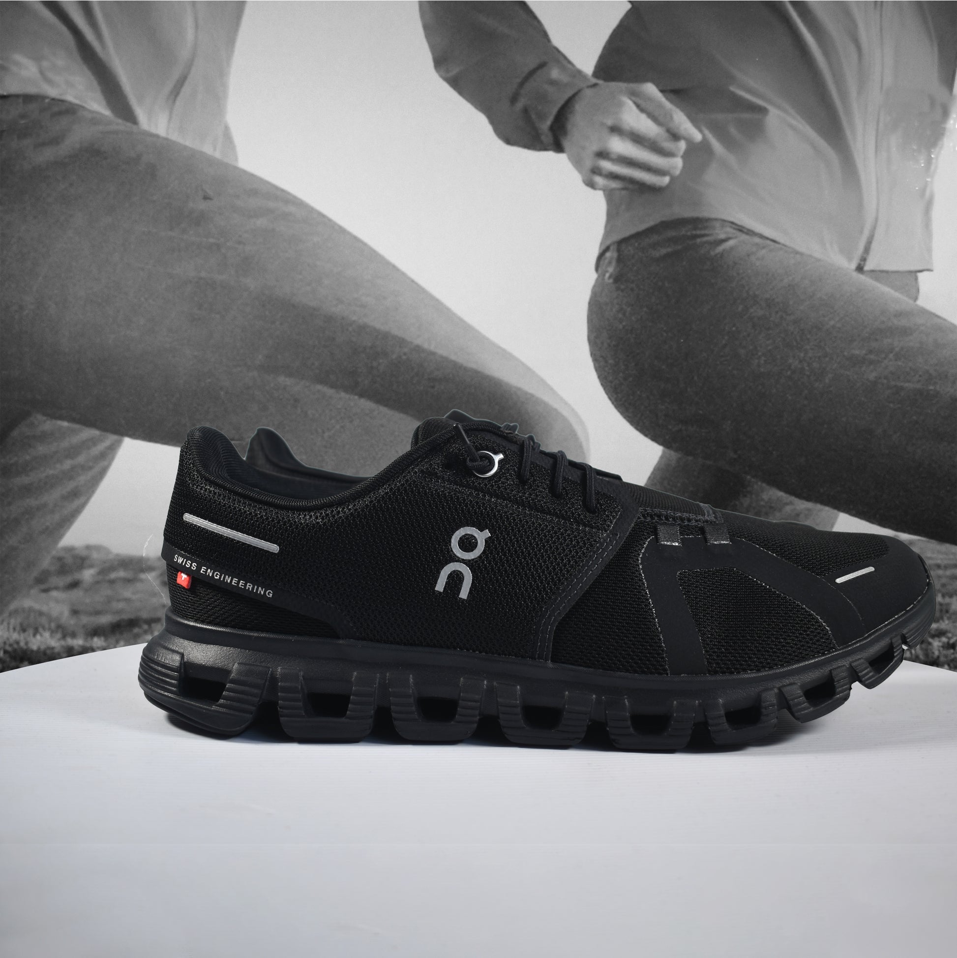 On Cloud 6 Mens Running Shoe - Durban Runner 7 / Black - Black