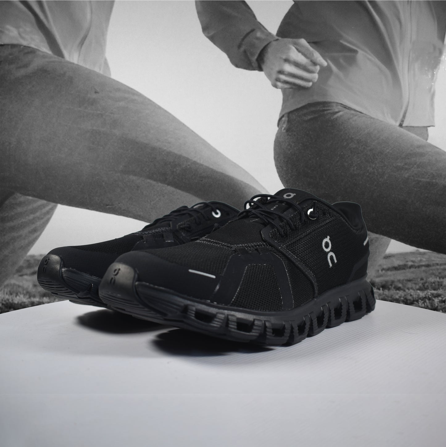 On Cloud 6 Mens Running Shoe - Durban Runner 7 / Black - Black