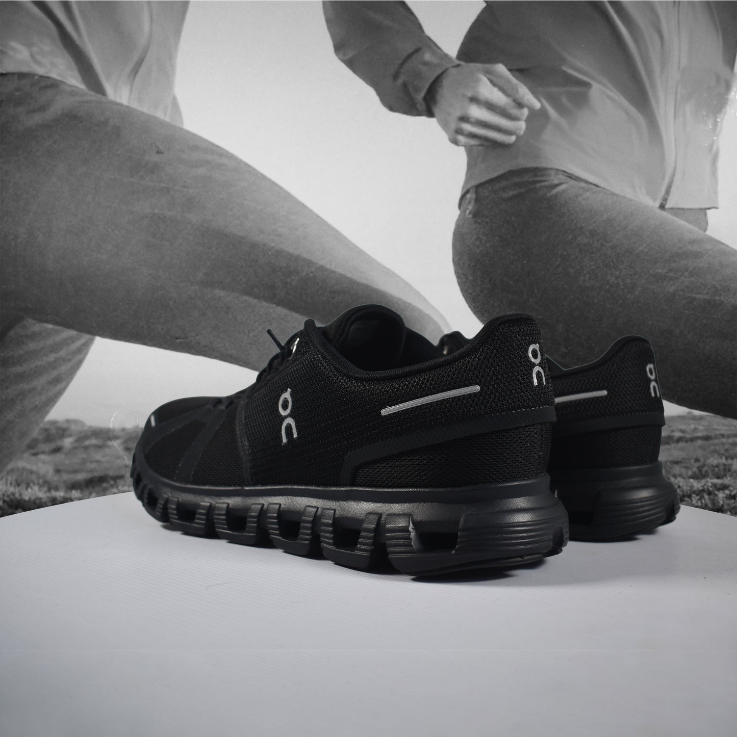 On Cloud 6 Mens Running Shoe - Durban Runner 7 / Black - Black