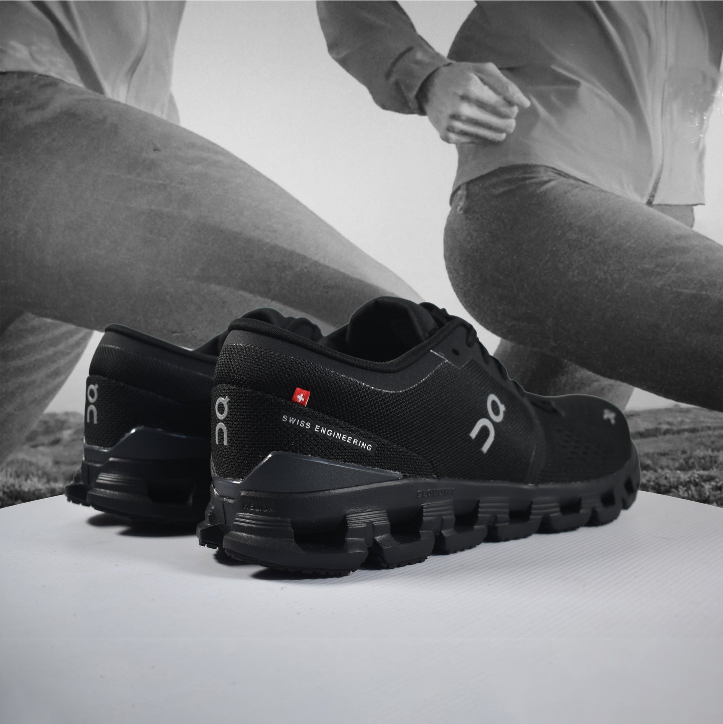 On Mens Cloud X 4 Training Shoes - Durban Runner 7.5 / Black - Eclipse