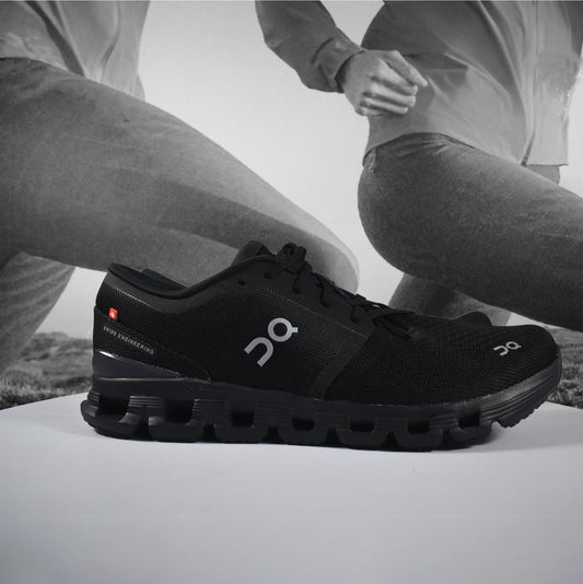 On Mens Cloud X 4 Training Shoes - Durban Runner 7.5 / Black - Eclipse