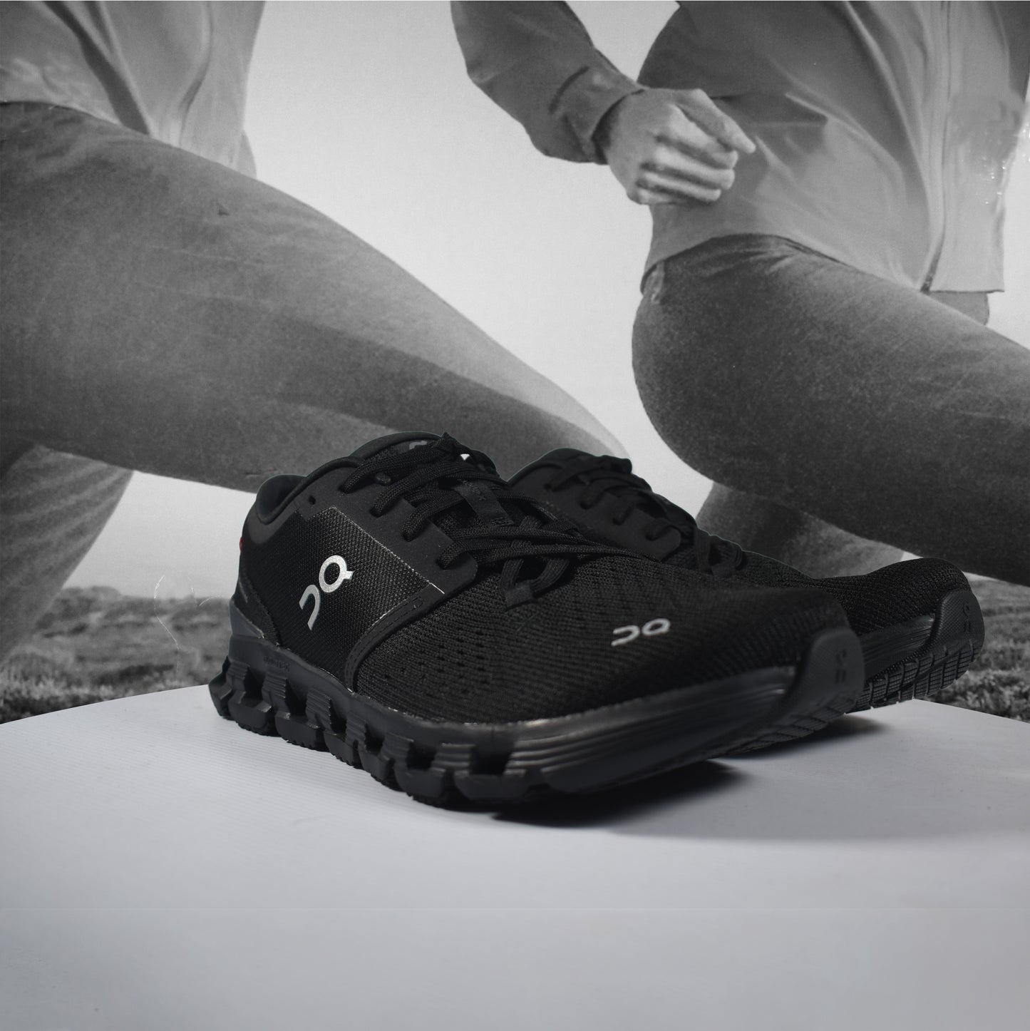 On Mens Cloud X 4 Training Shoes - Durban Runner 7.5 / Black - Eclipse