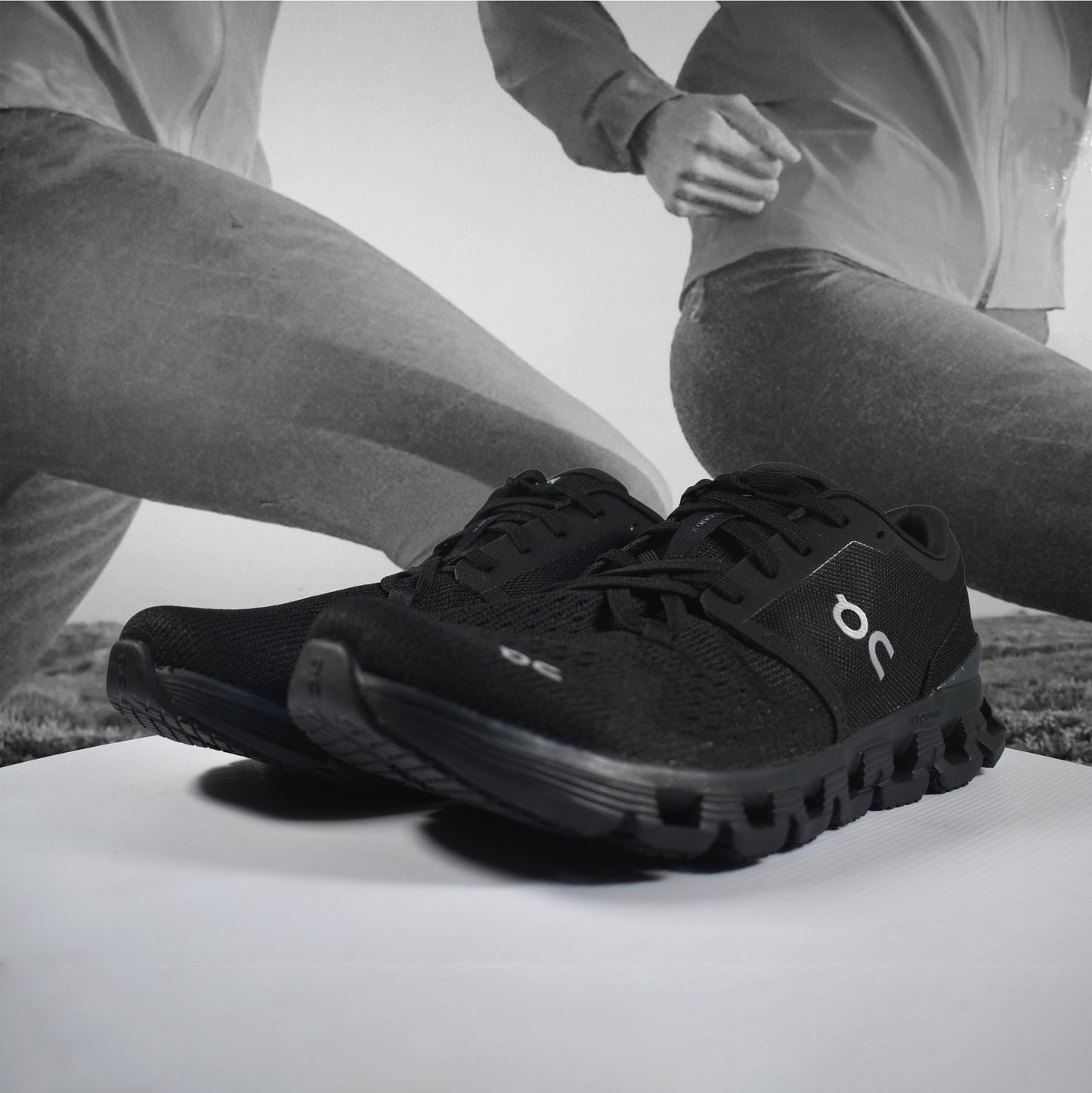 On Mens Cloud X 4 Training Shoes - Durban Runner 7.5 / Black - Eclipse