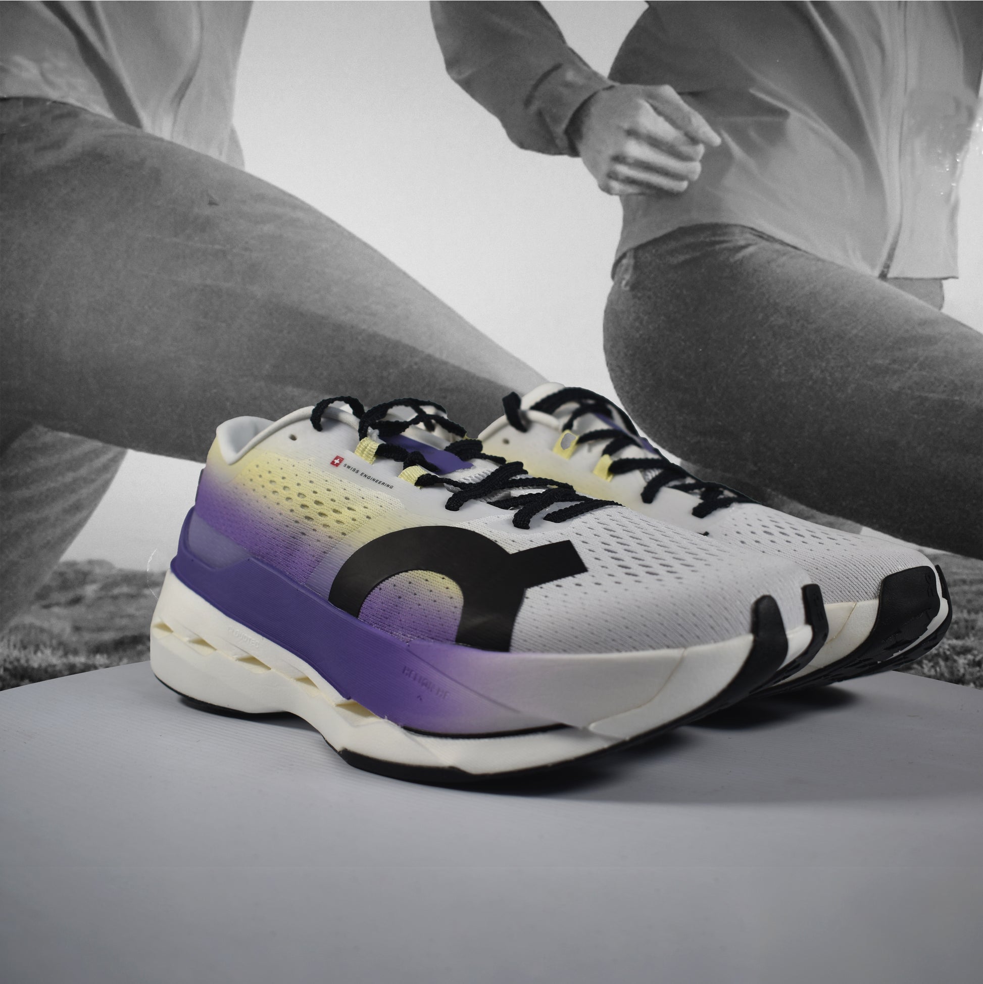 On Cloud Cloudboom Max Mens Running Shoes - Durban Runner 7.5 / White - Juniper