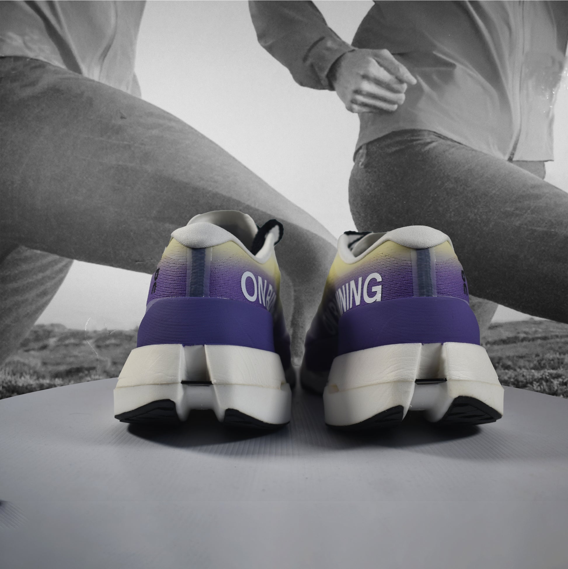 On Cloud Cloudboom Max Mens Running Shoes - Durban Runner 7.5 / White - Juniper