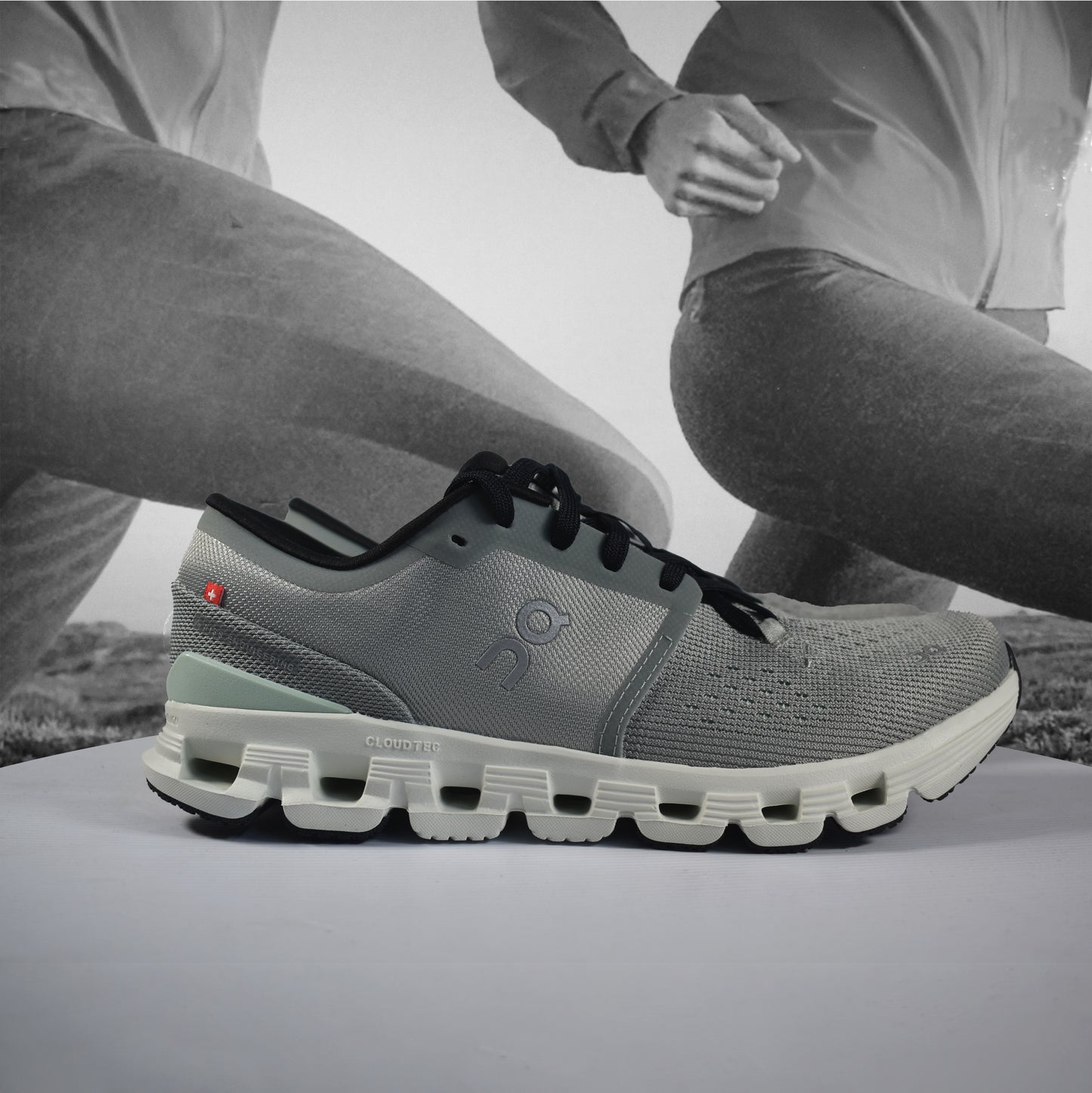 On Cloud X 4 Mens Training Shoes - Durban Runner 7 / Tin - Iceberg