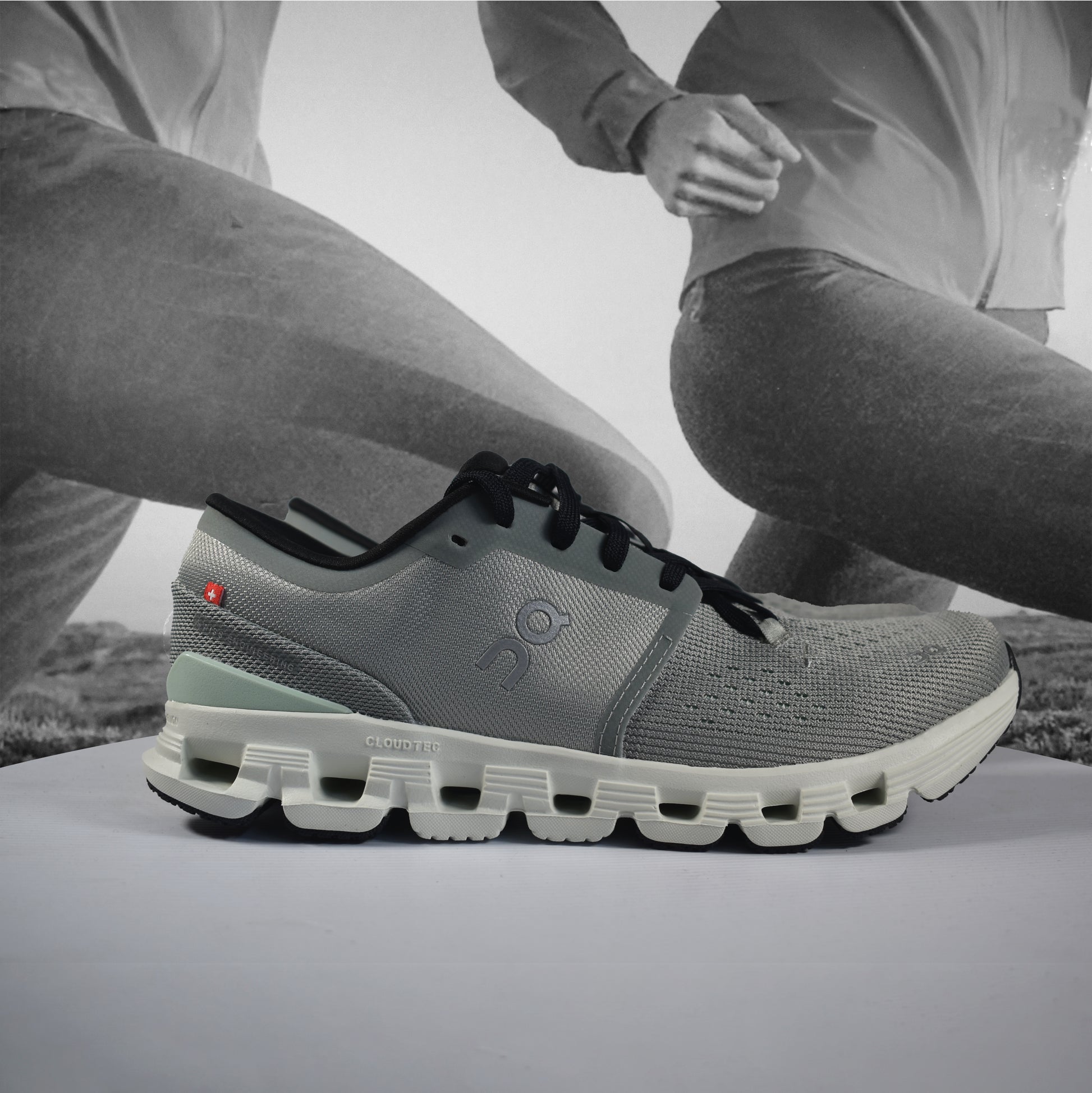 On Cloud X 4 Mens Training Shoes - Durban Runner 7 / Tin - Iceberg