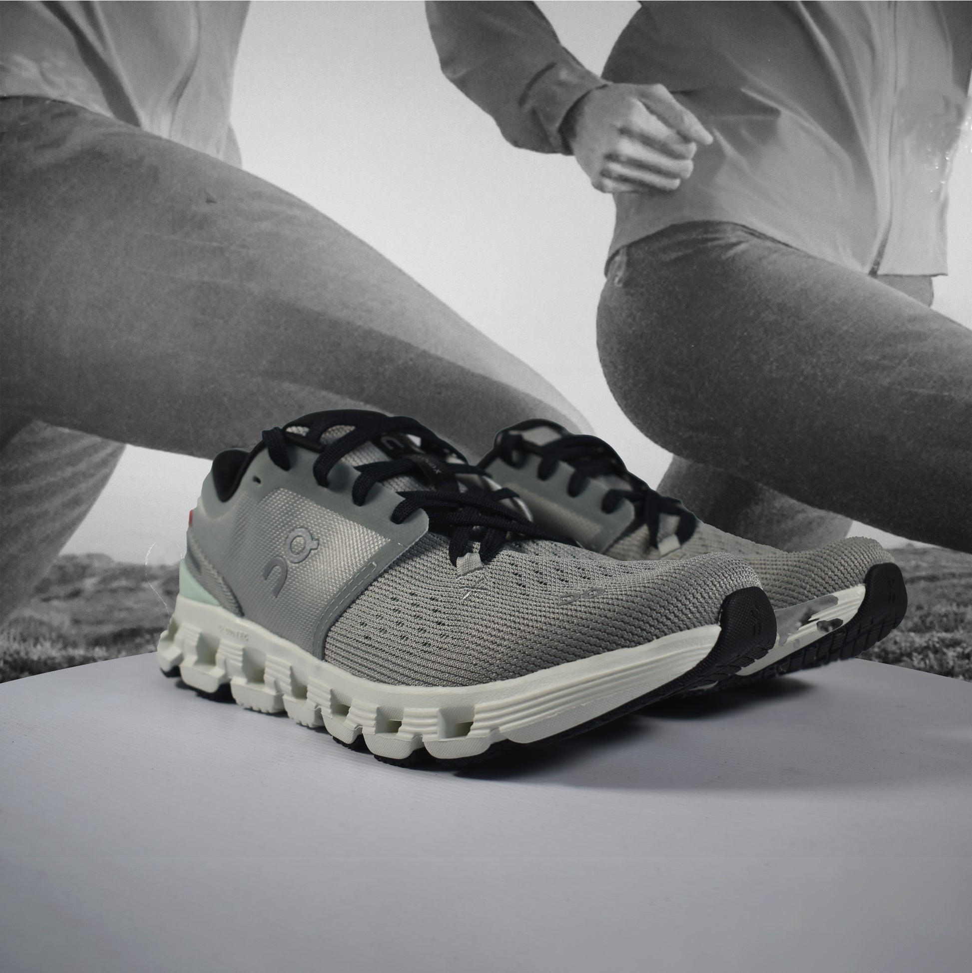 On Cloud X 4 Mens Training Shoes - Durban Runner 7 / Tin - Iceberg