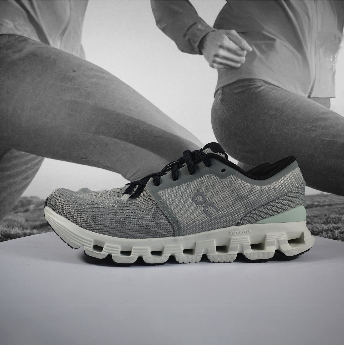 On Cloud X 4 Mens Training Shoes - Durban Runner 7 / Tin - Iceberg