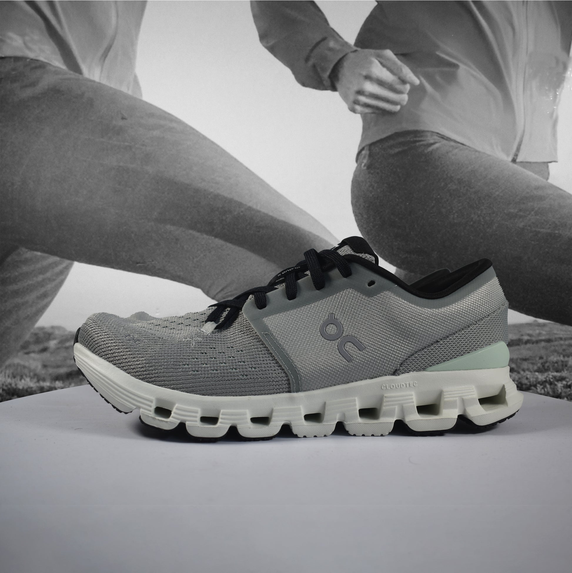 On Cloud X 4 Mens Training Shoes - Durban Runner 7 / Tin - Iceberg