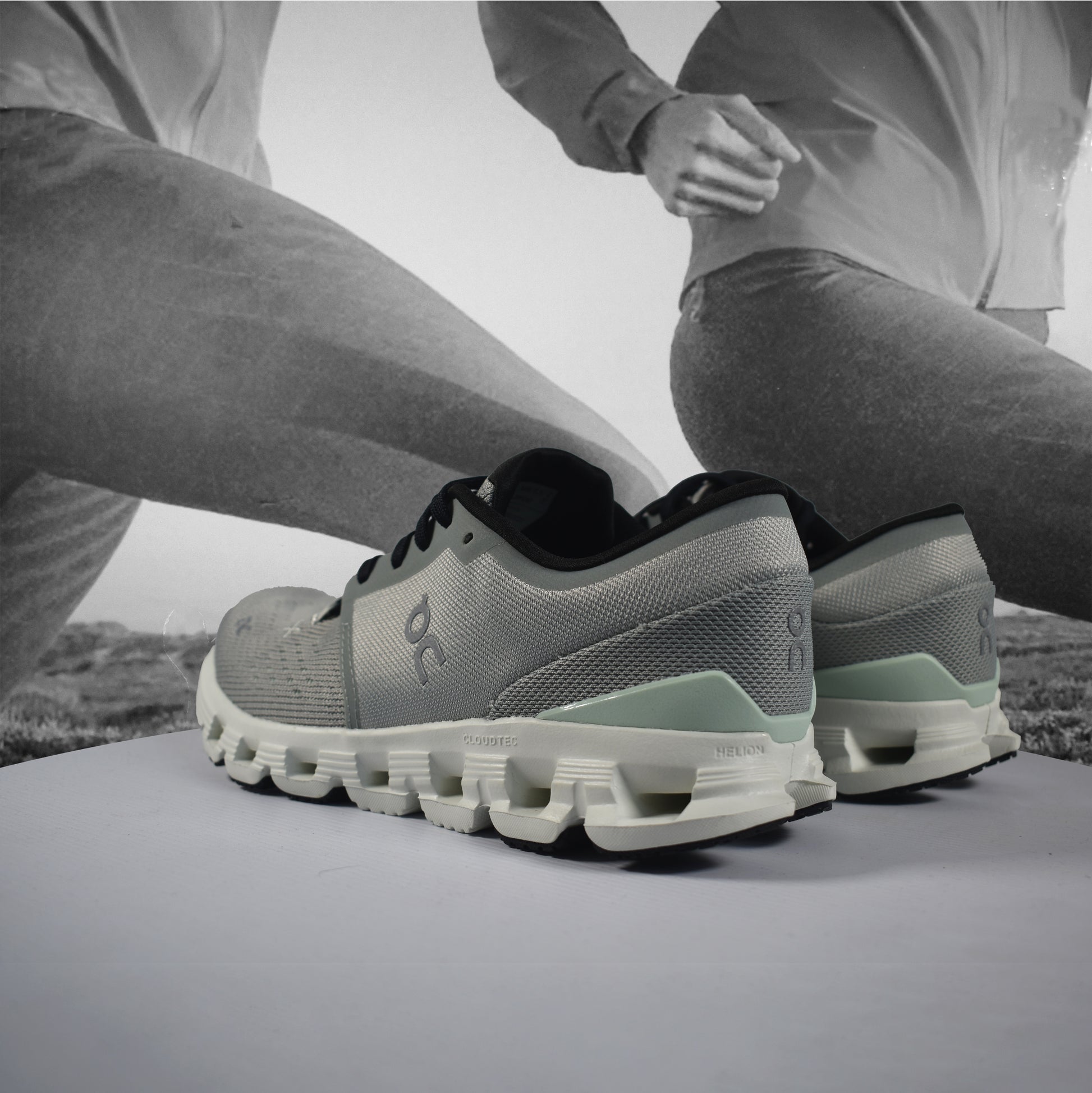 On Cloud X 4 Mens Training Shoes - Durban Runner 7 / Tin - Iceberg