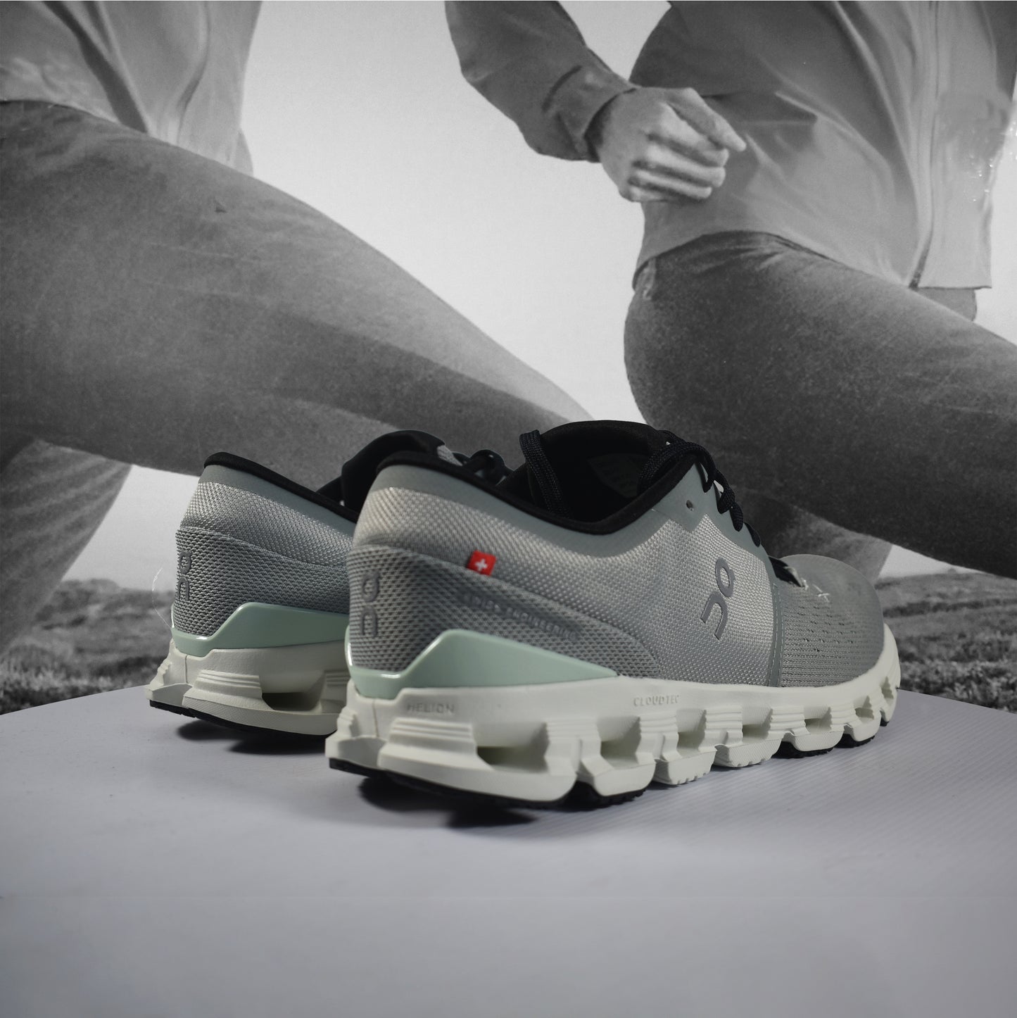 On Cloud X 4 Mens Training Shoes - Durban Runner 7 / Tin - Iceberg