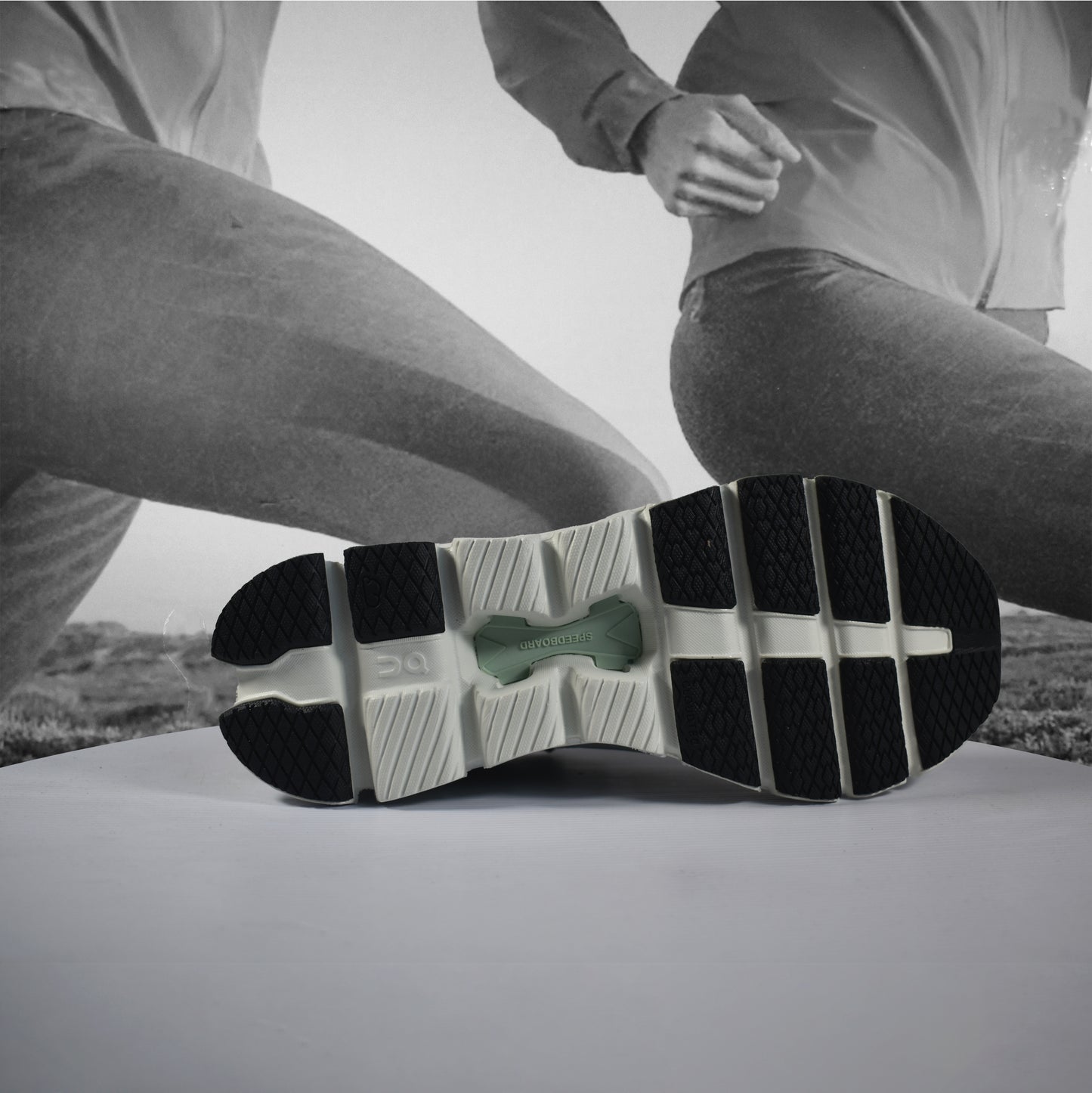 On Cloud X 4 Mens Training Shoes - Durban Runner 7 / Tin - Iceberg