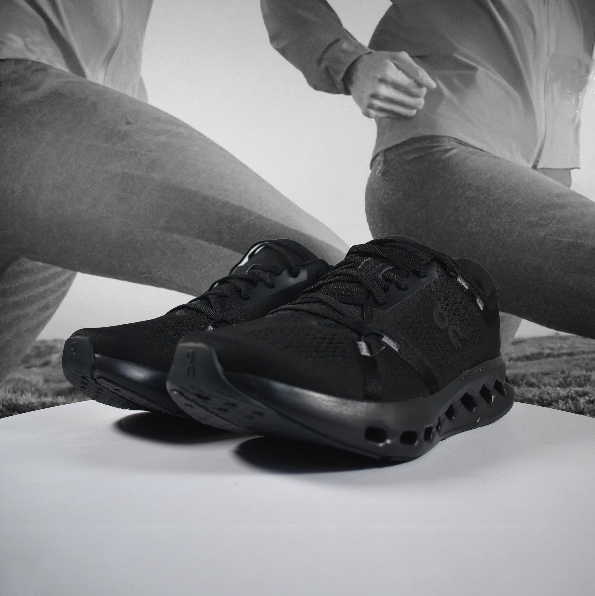 On Cloud Cloudsurfer 2 Mens Road Running - Durban Runner 7.5 / Black - Black