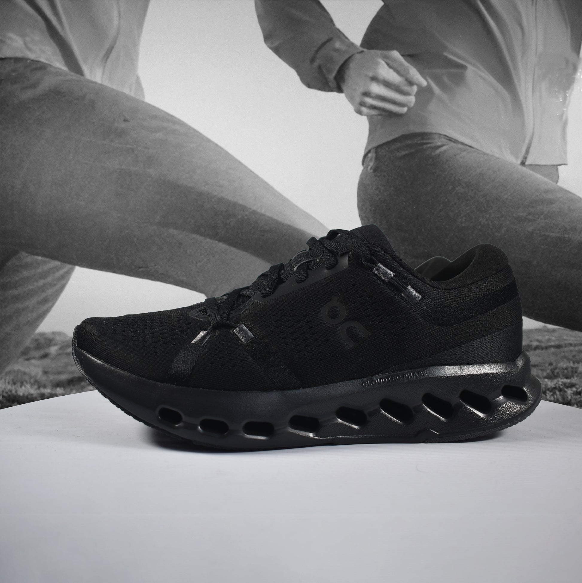 On Cloud Cloudsurfer 2 Mens Road Running - Durban Runner 7.5 / Black - Black