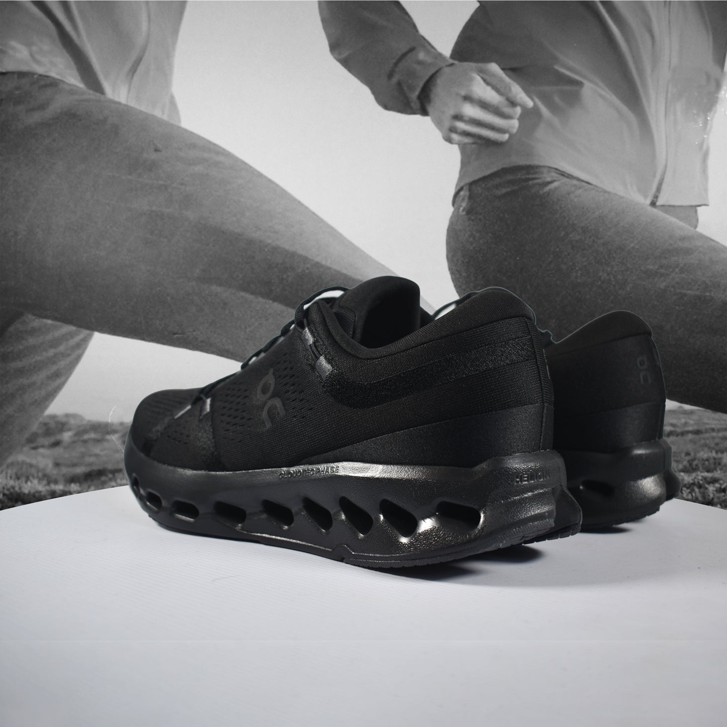 On Cloud Cloudsurfer 2 Mens Road Running - Durban Runner 7.5 / Black - Black