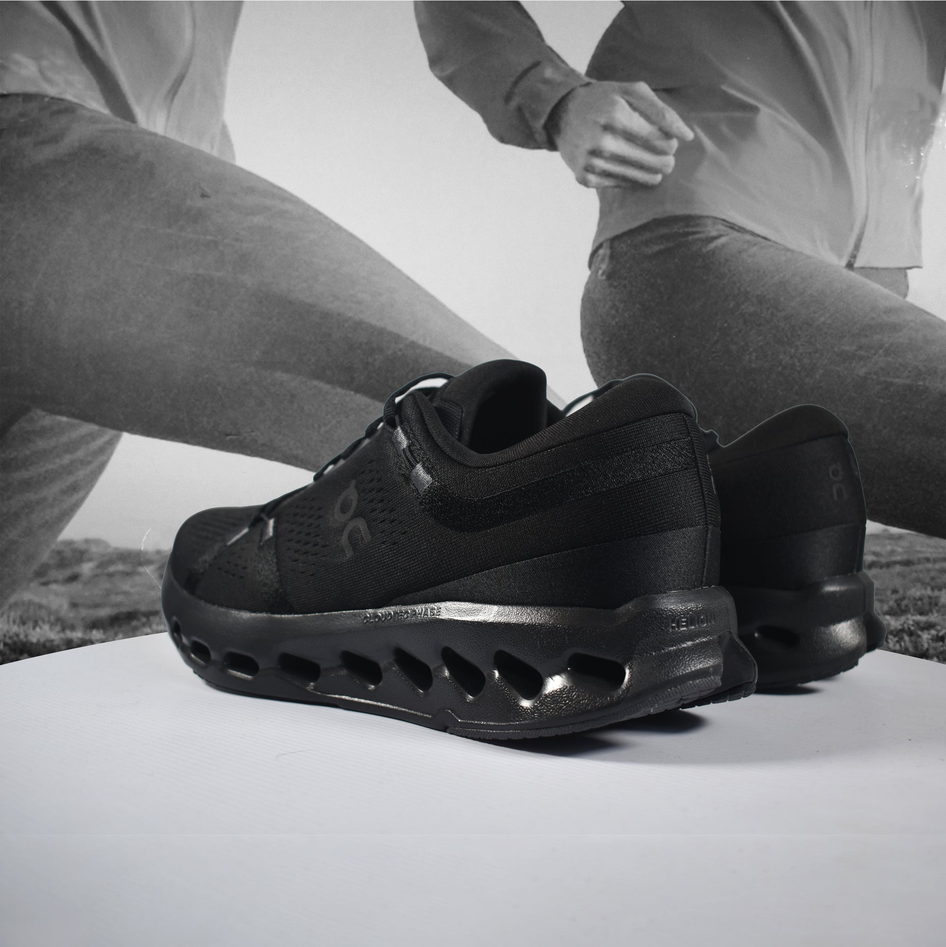 On Cloud Cloudsurfer 2 Mens Road Running - Durban Runner 7.5 / Black - Black