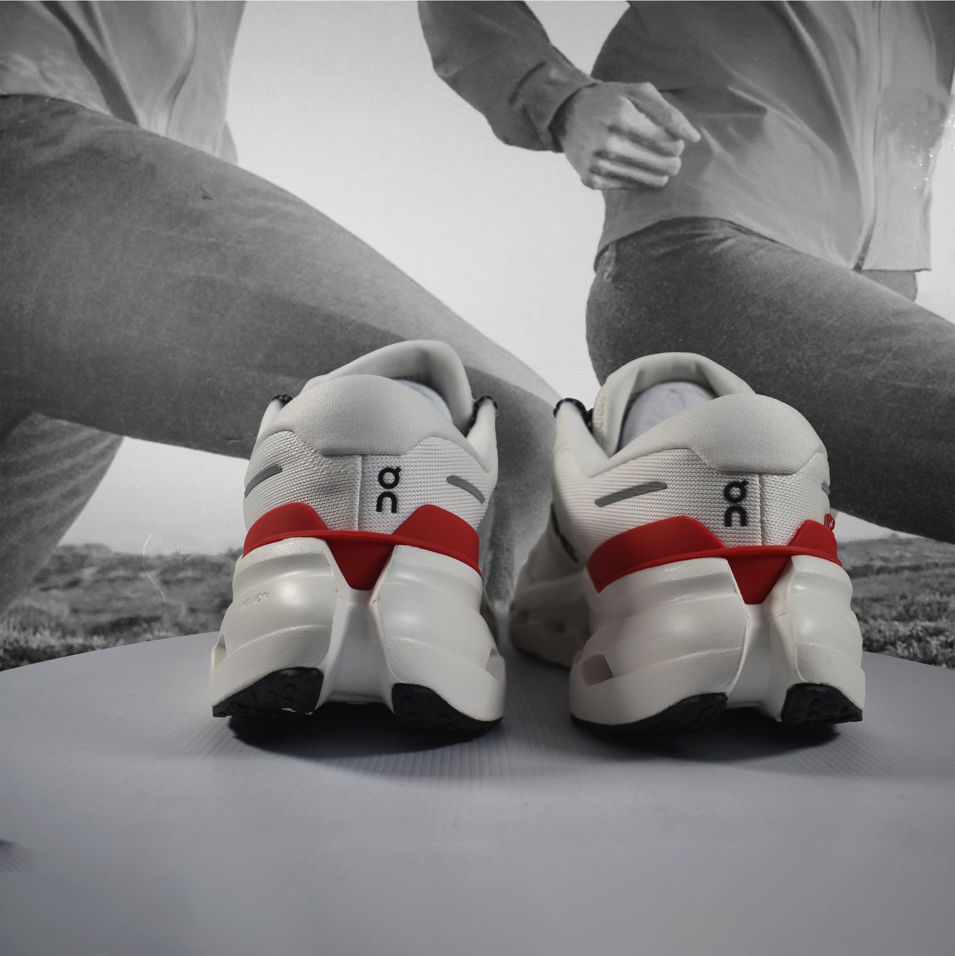 On Cloud Cloudrunner 3 Mens Running Shoes - Durban Runner 7.5 / Ivory - Robin