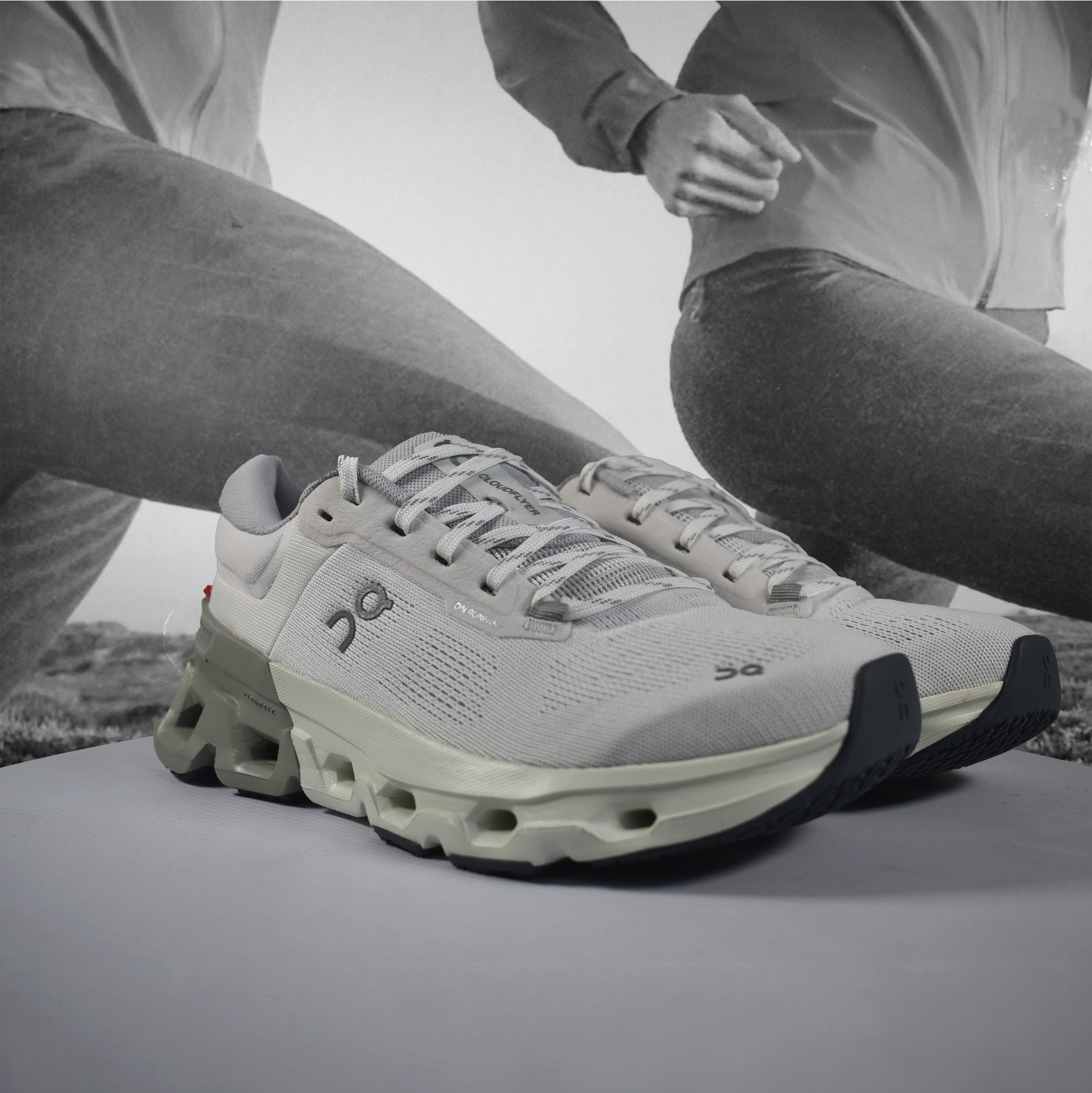On Cloud Cloudflyer 5 Mens Running Shoes - Durban Runner 7 / Ivory - Tin