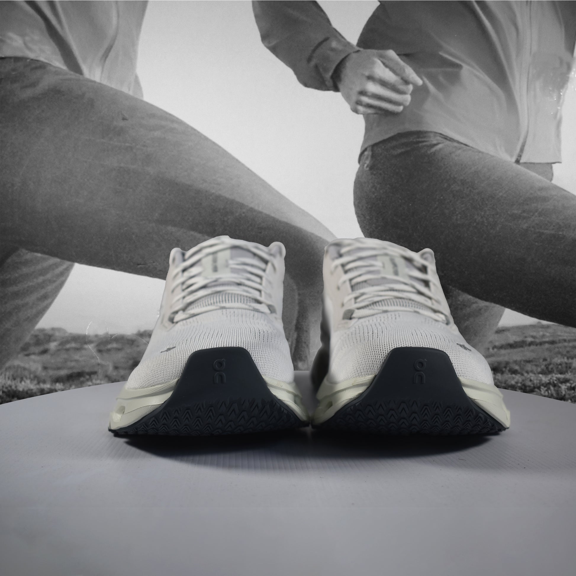 On Cloud Cloudflyer 5 Mens Running Shoes - Durban Runner 7 / Ivory - Tin