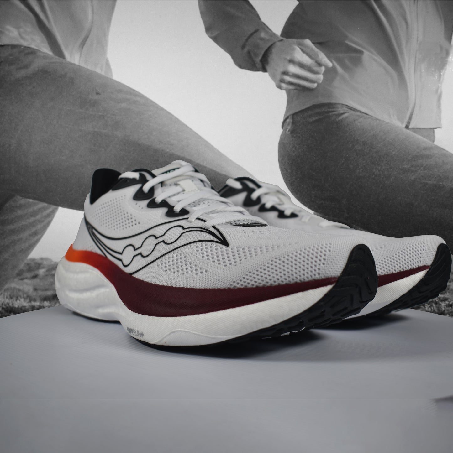Saucony Ride 19 Mens Road Running Shoe - Durban Runner White Crimson / 8