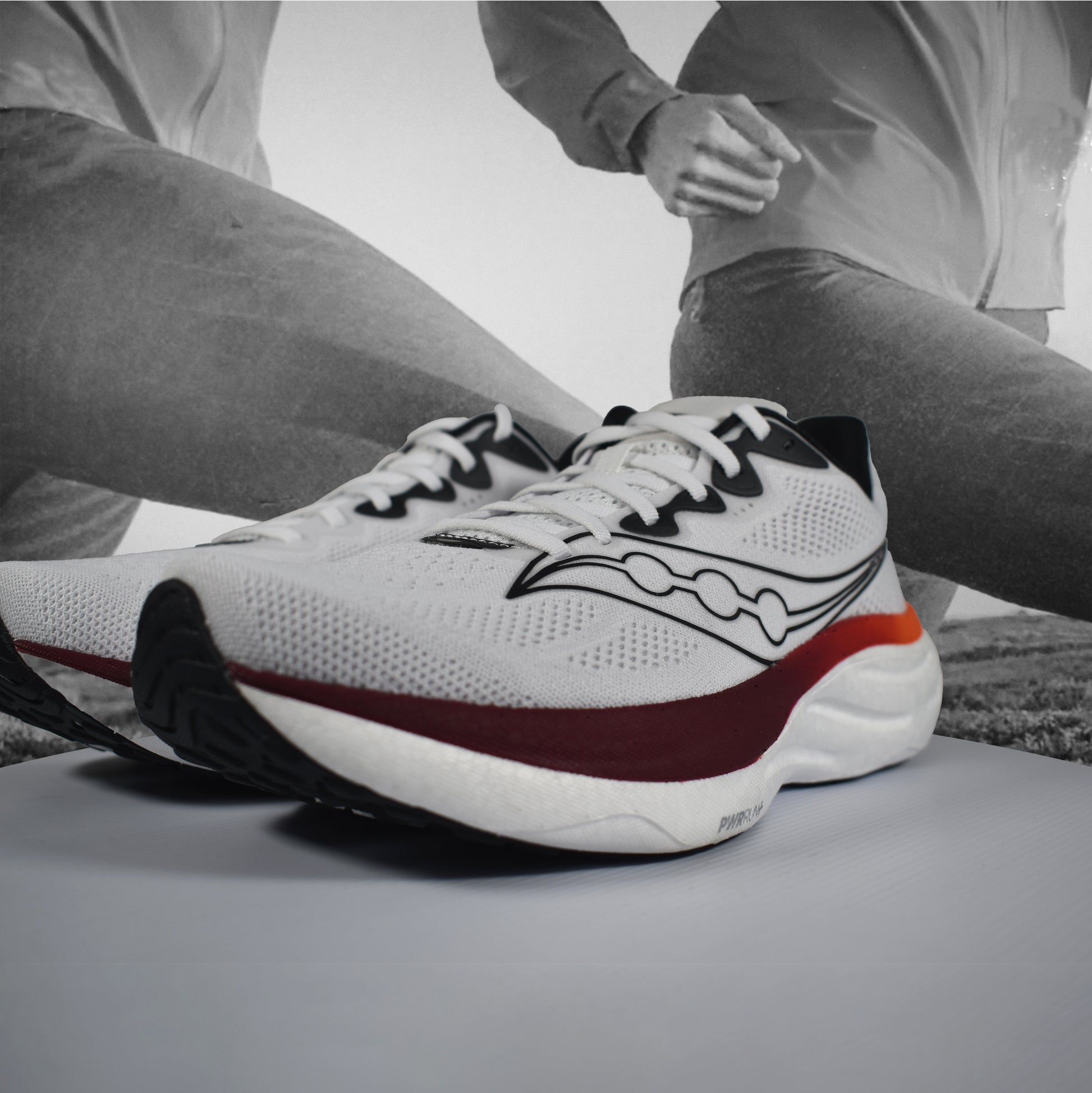 Saucony Ride 19 Mens Road Running Shoe - Durban Runner White Crimson / 8