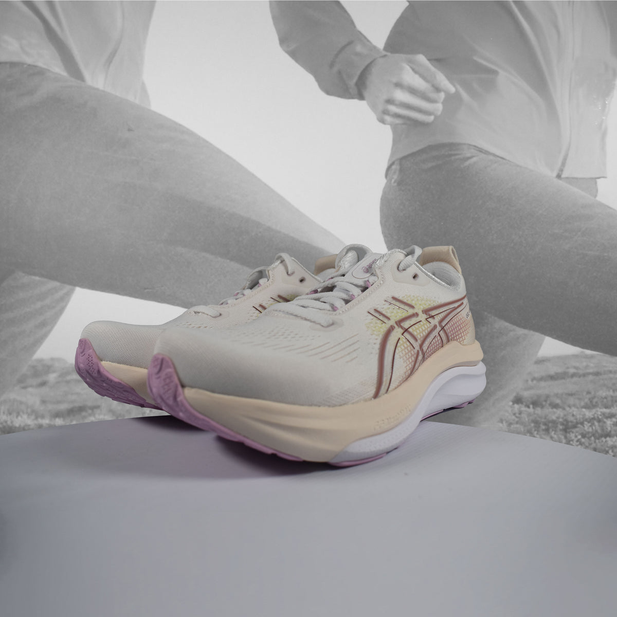 Asics GEL-KAYANO 33 Womens Running Shoes