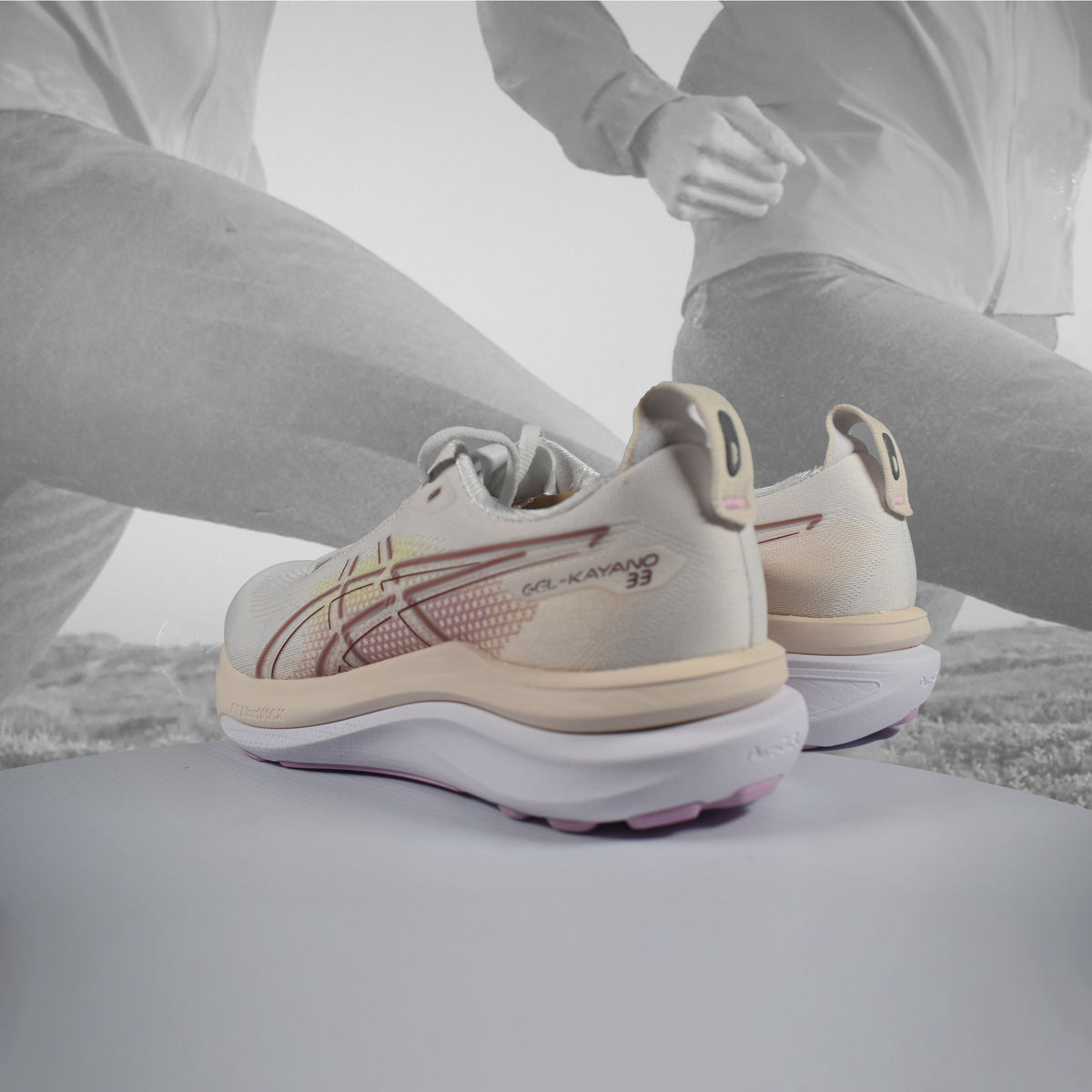 Asics GEL-KAYANO 33 Womens Running Shoes